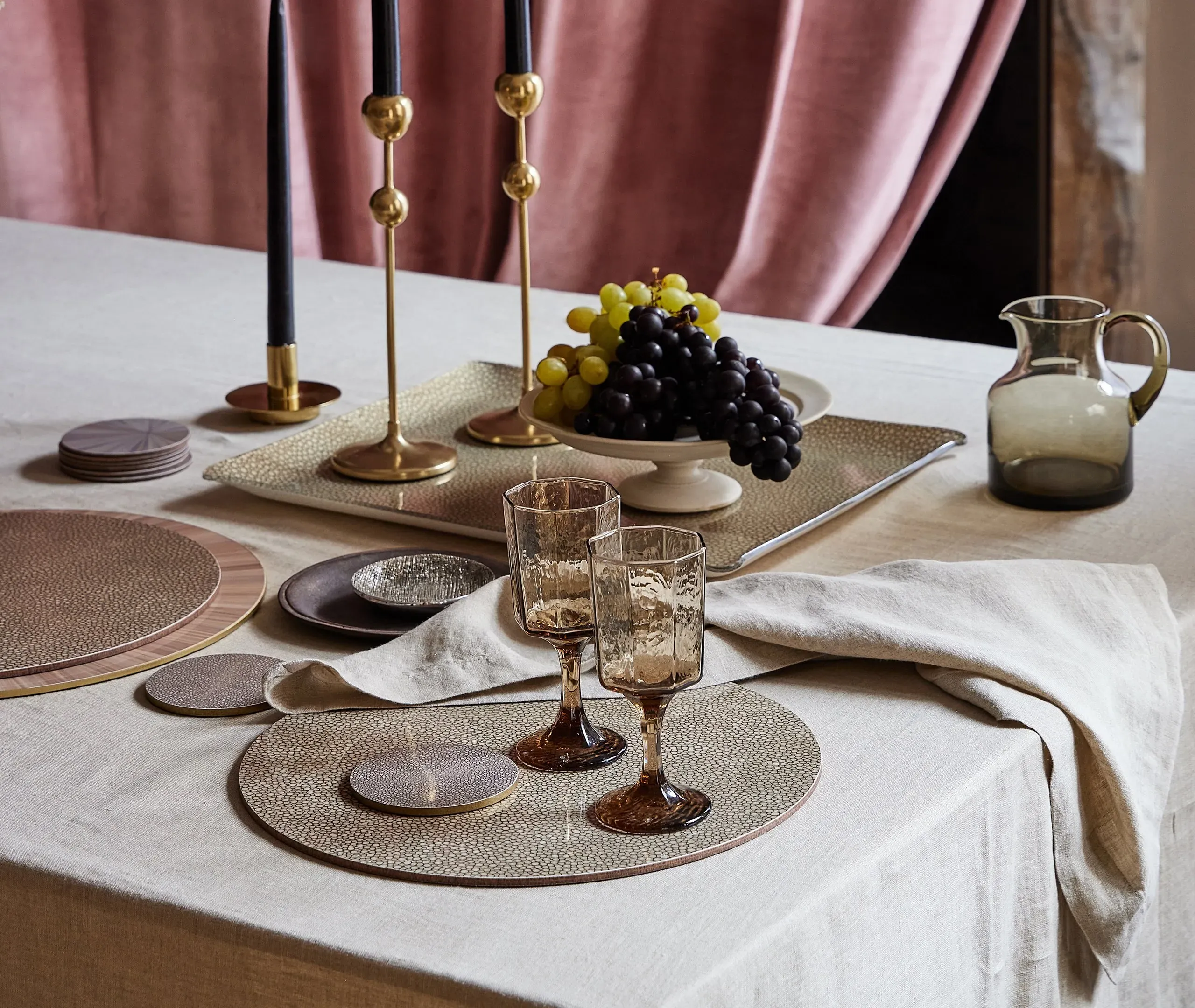 Round Tablemat Set of 2 - Mink, Eucalyptus Wood
