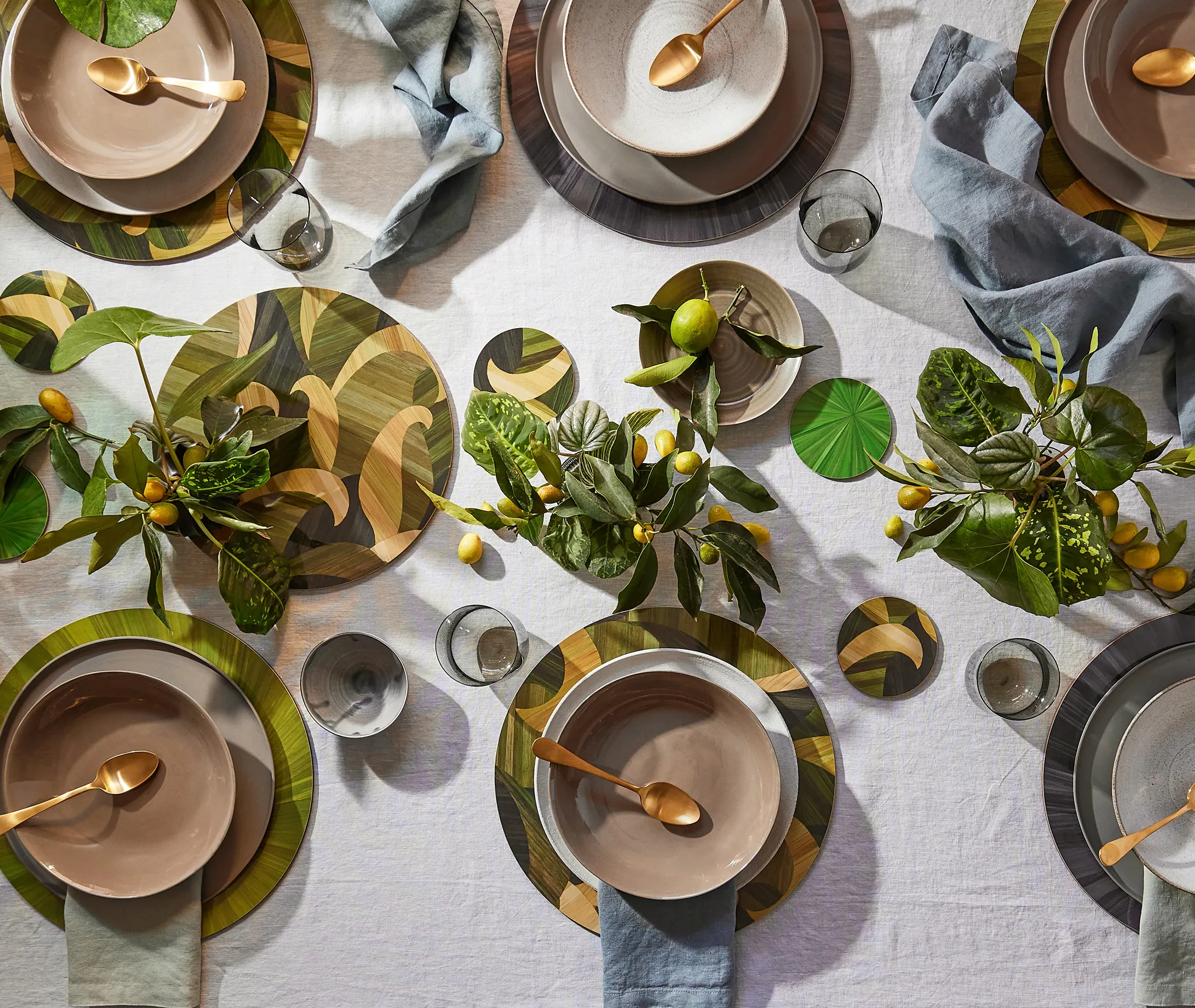 Tropique Round Tablemat Set of Two - Green, Eucalyptus Wood