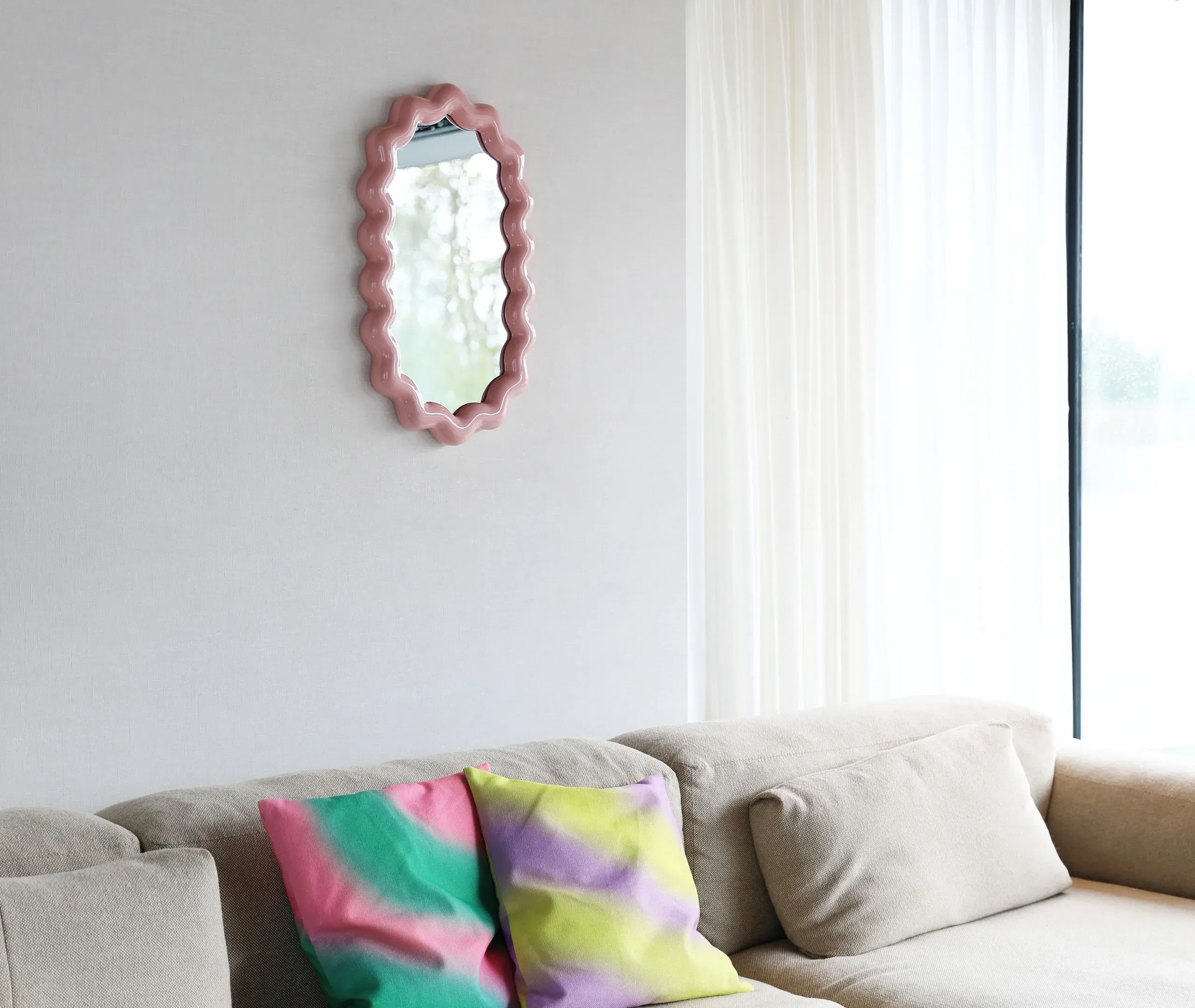 Oval Wall Mirror with Wavy Frame - Pink