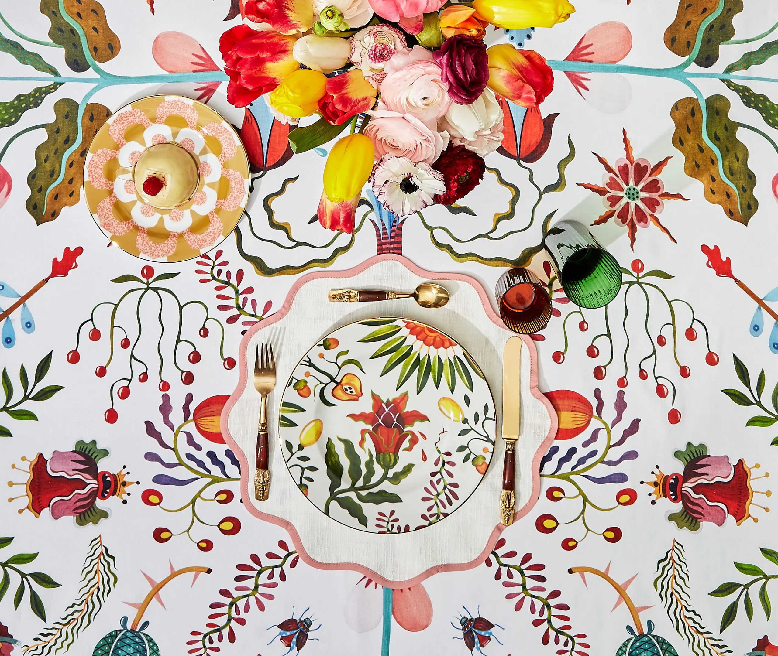 Dinner Plate Set with Gold Trim - Eden, Porcelain