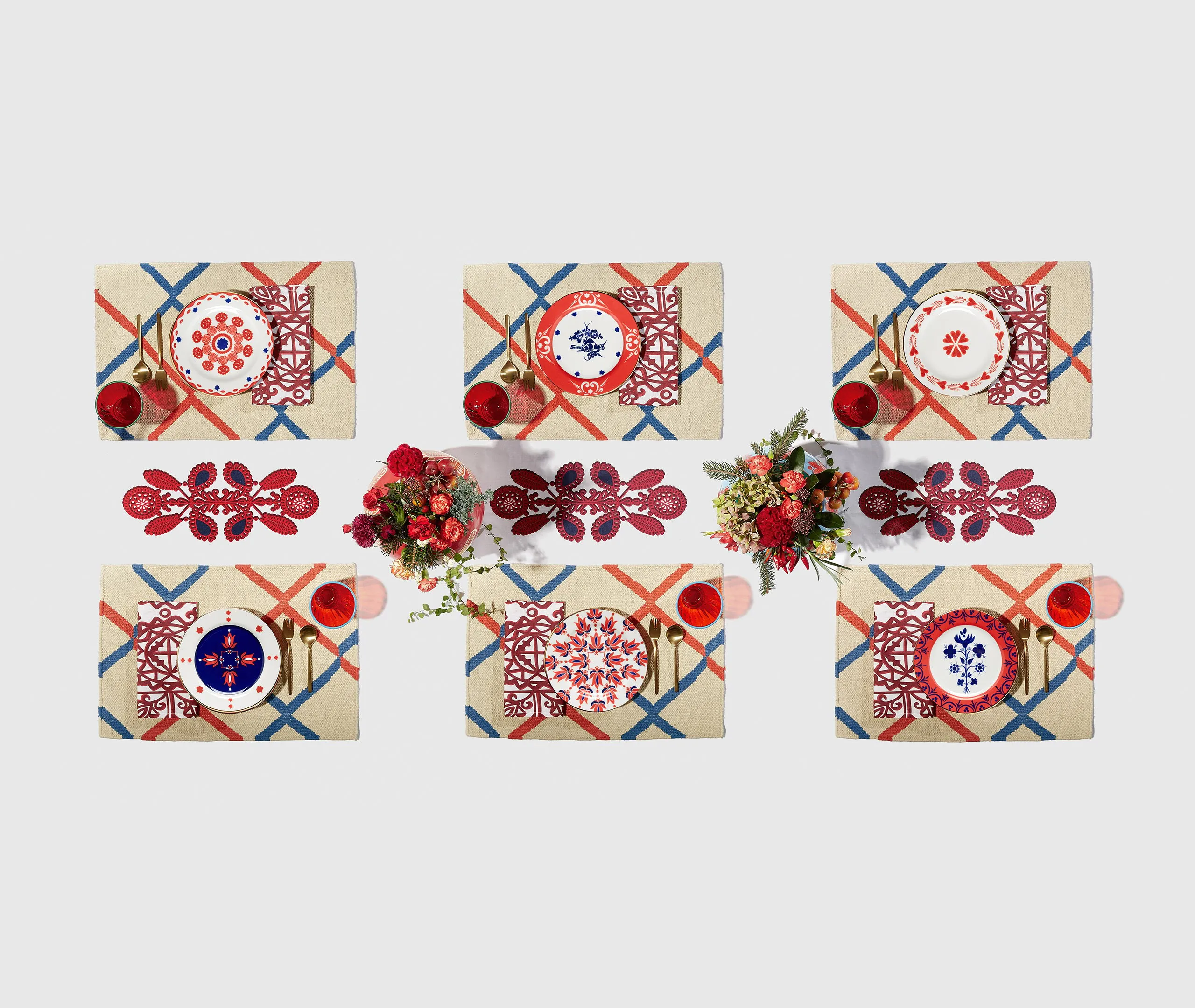 Set of 2 Dessert Plates with Bold Pattern - Red