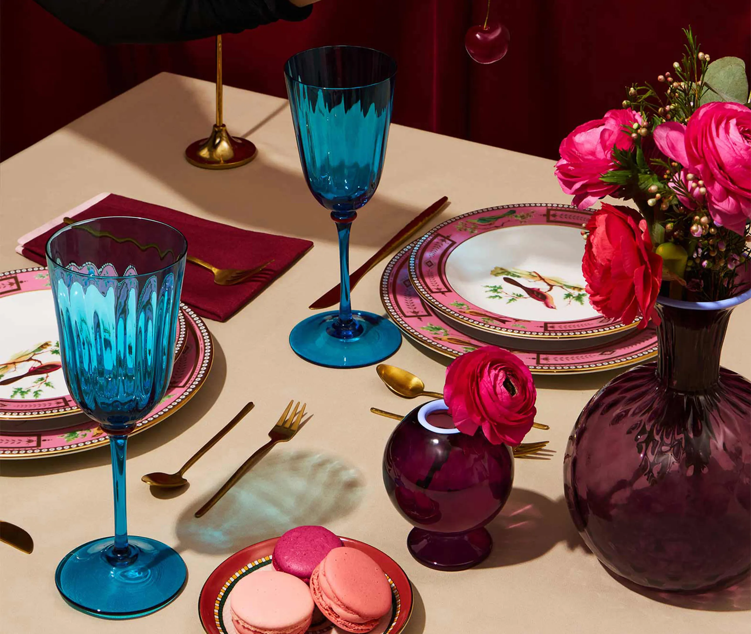 Set of 2 Wine Glasses with Ridged Detail - Turquoise