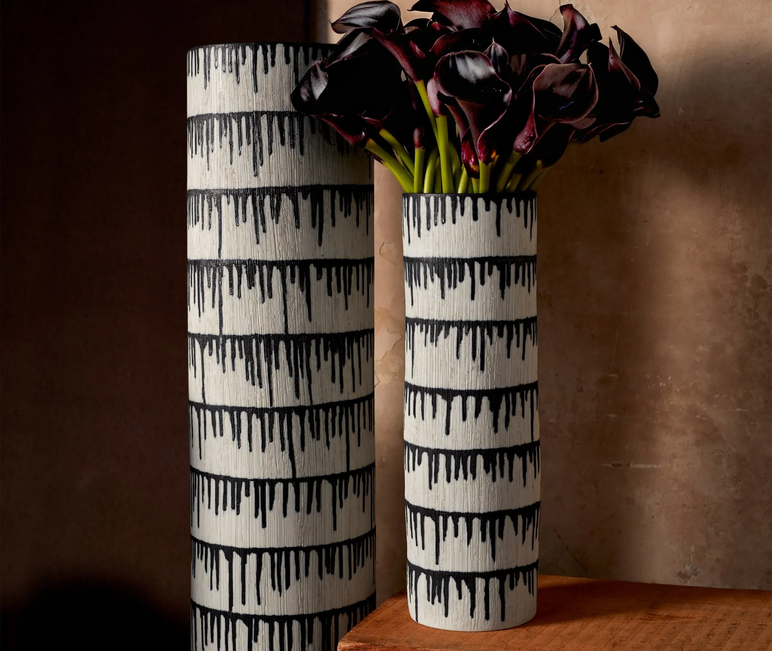 Cylindrical Vase with Drip Effect - Black, Porcelain