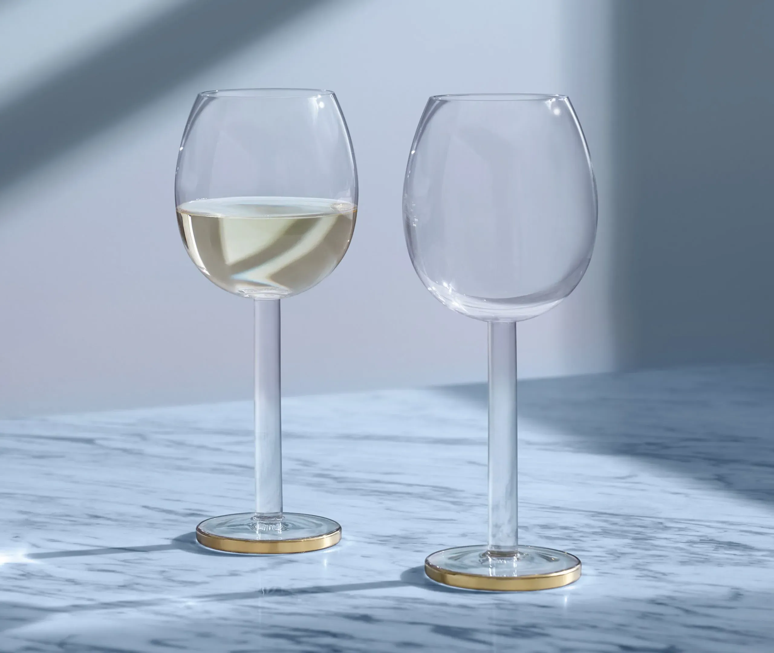 Set of 2 Wine Glasses - Gold, Glass