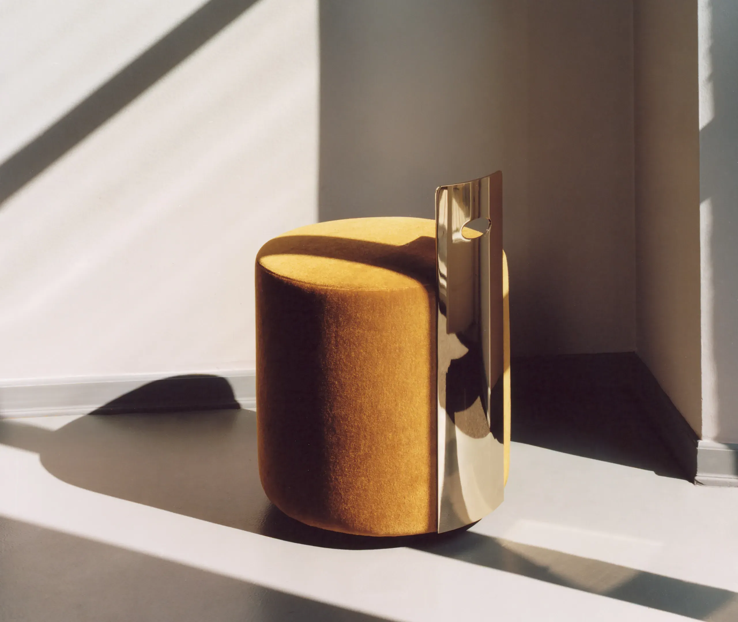 PF1 Renè Pouf - Polish Brass, Moutarde