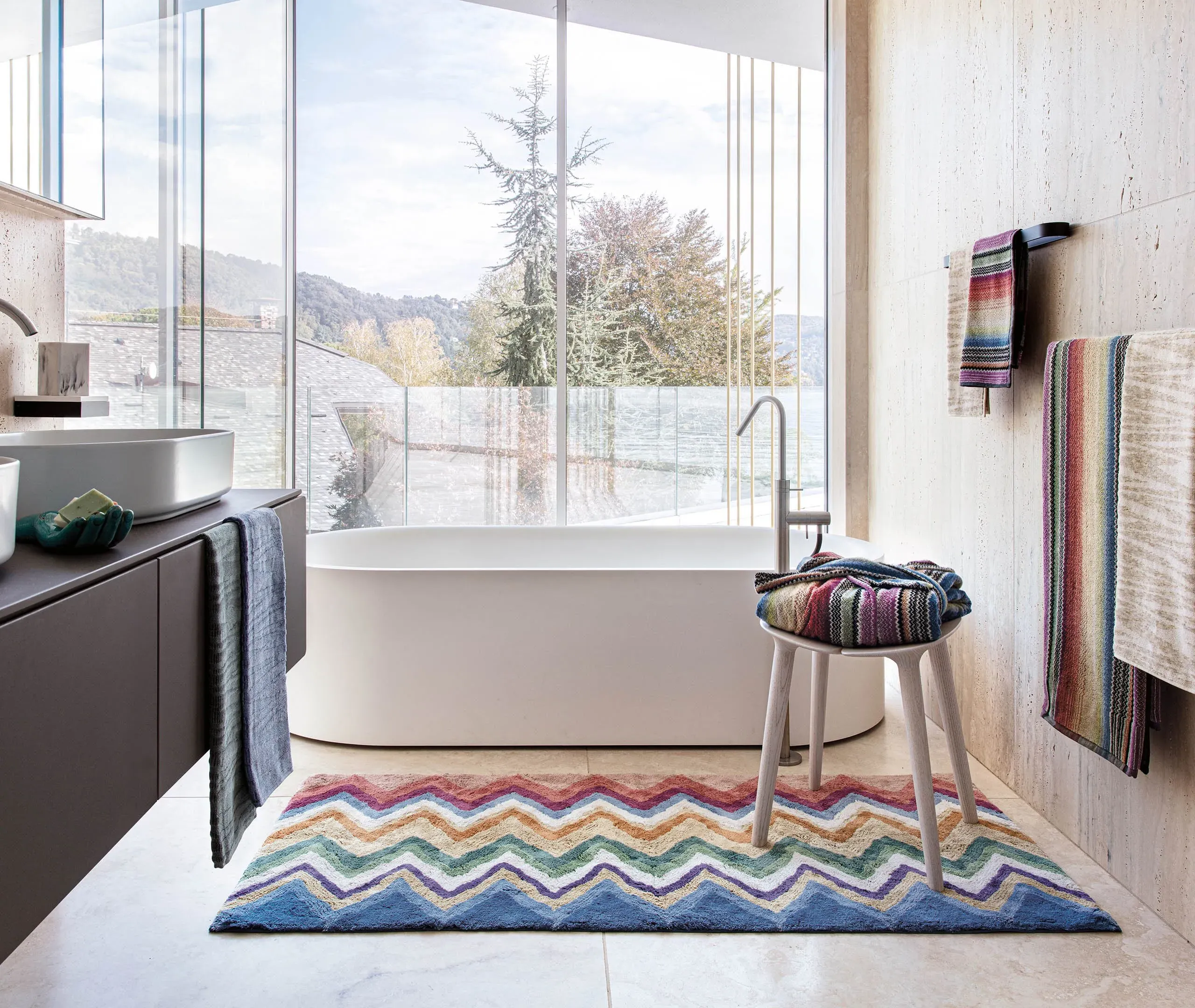 Amone Bath Mat with Zigzag Pattern - Black Multicolor, Cotton