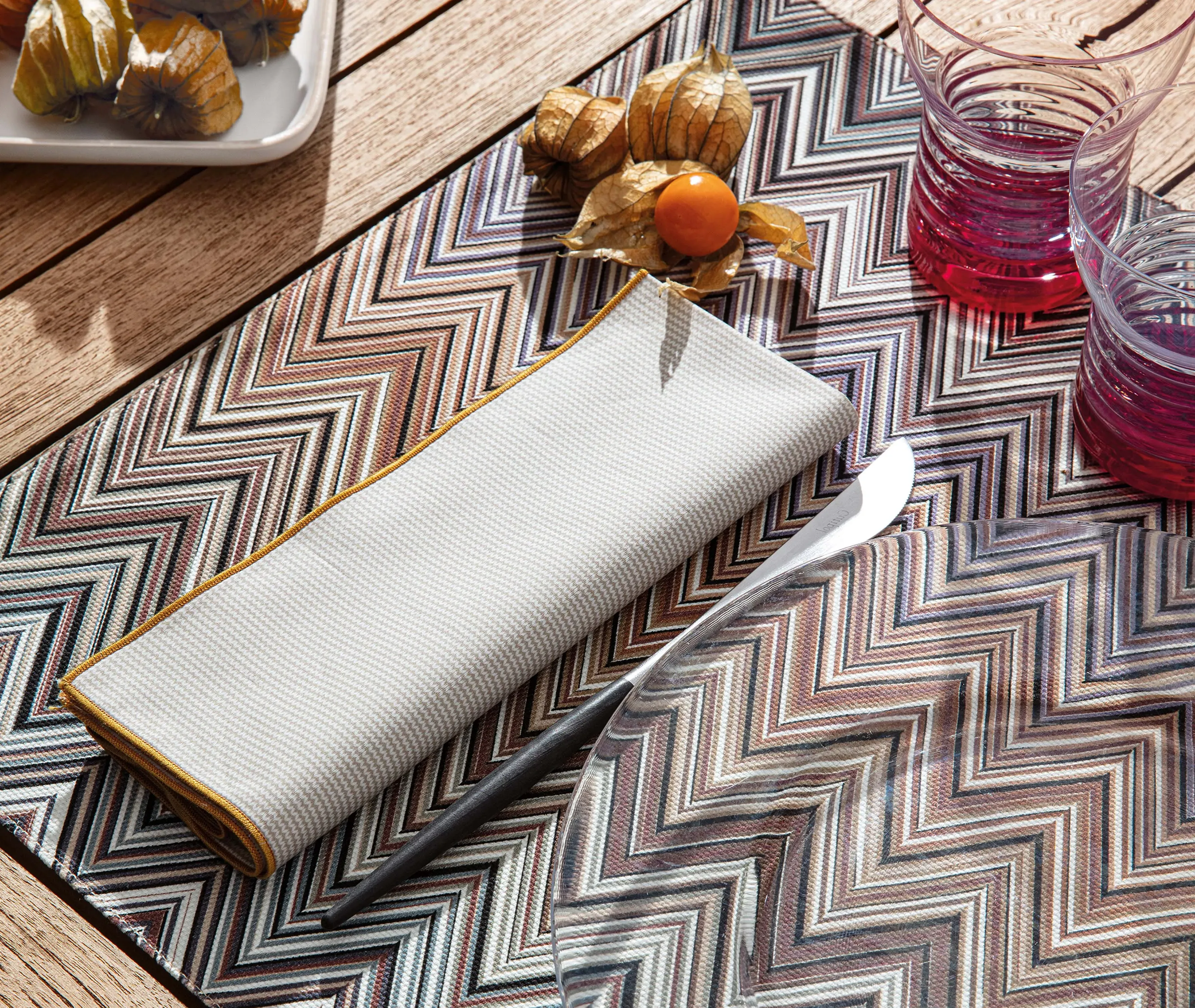 Set of 2 Placemats with Zigzag Print - Black, Cotton