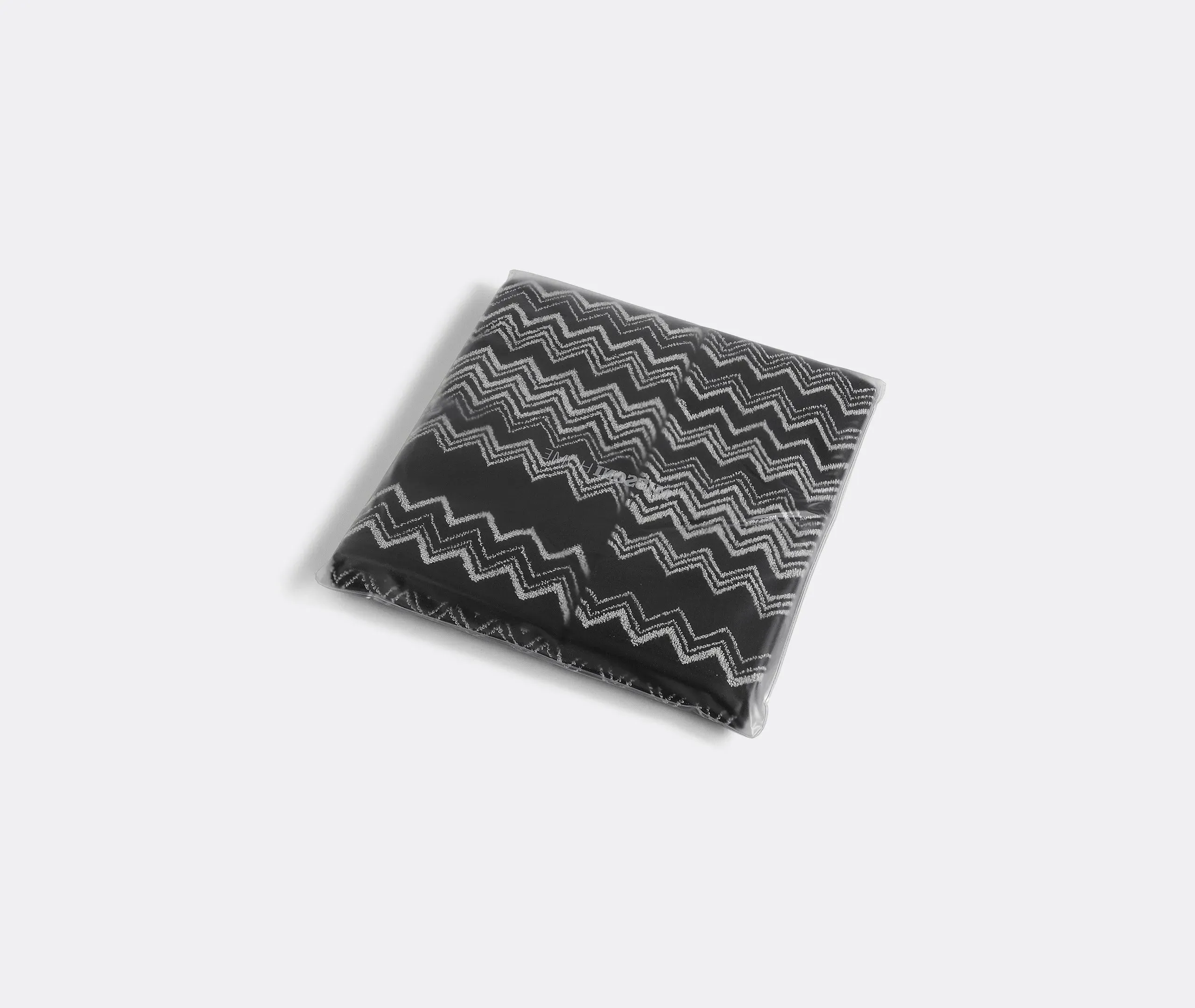 Towel Set with Zigzag Pattern - Black, Cotton