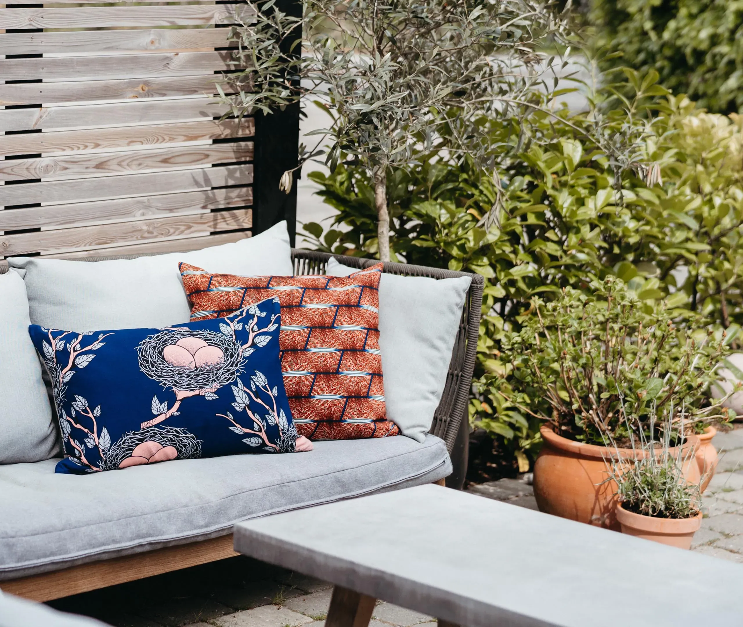 Nest Pattern Cushion - Multicolor, Cotton