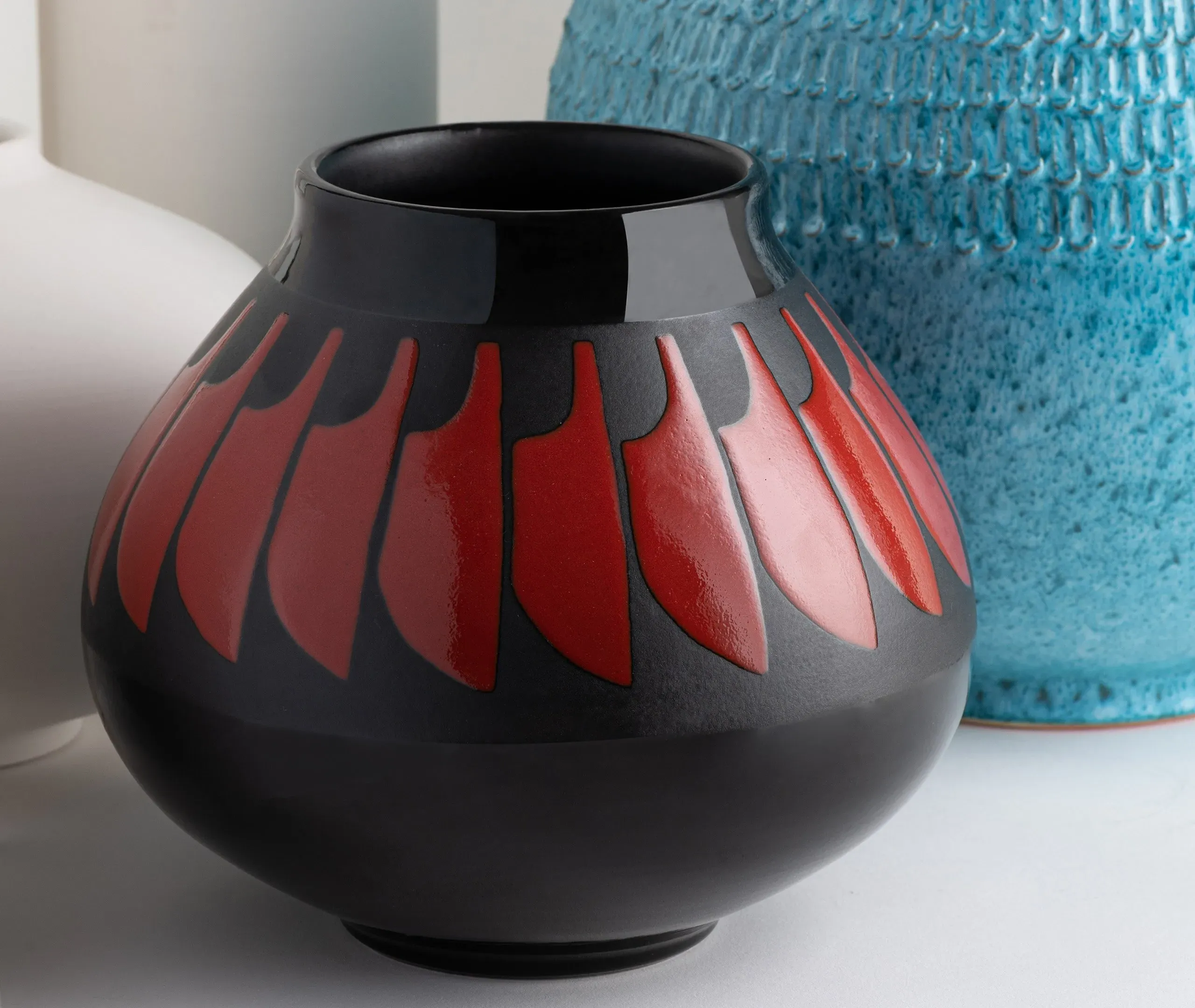 Navajo Feathers Vase - Black, Ceramic