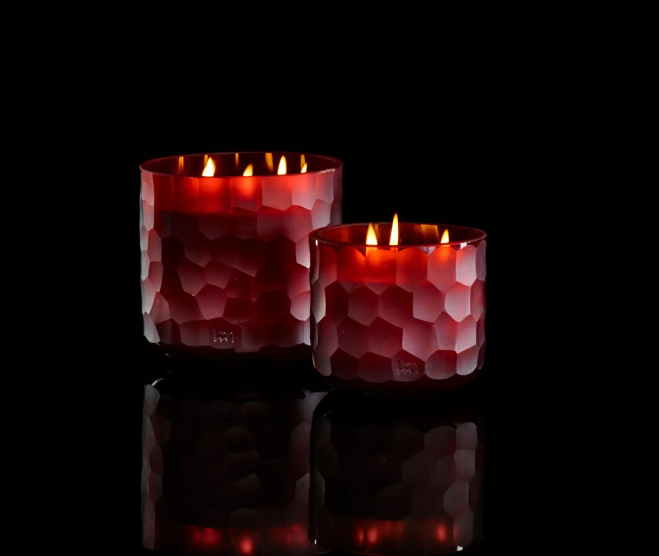 Small Circle Candle Manyara Scent - Red, Glass