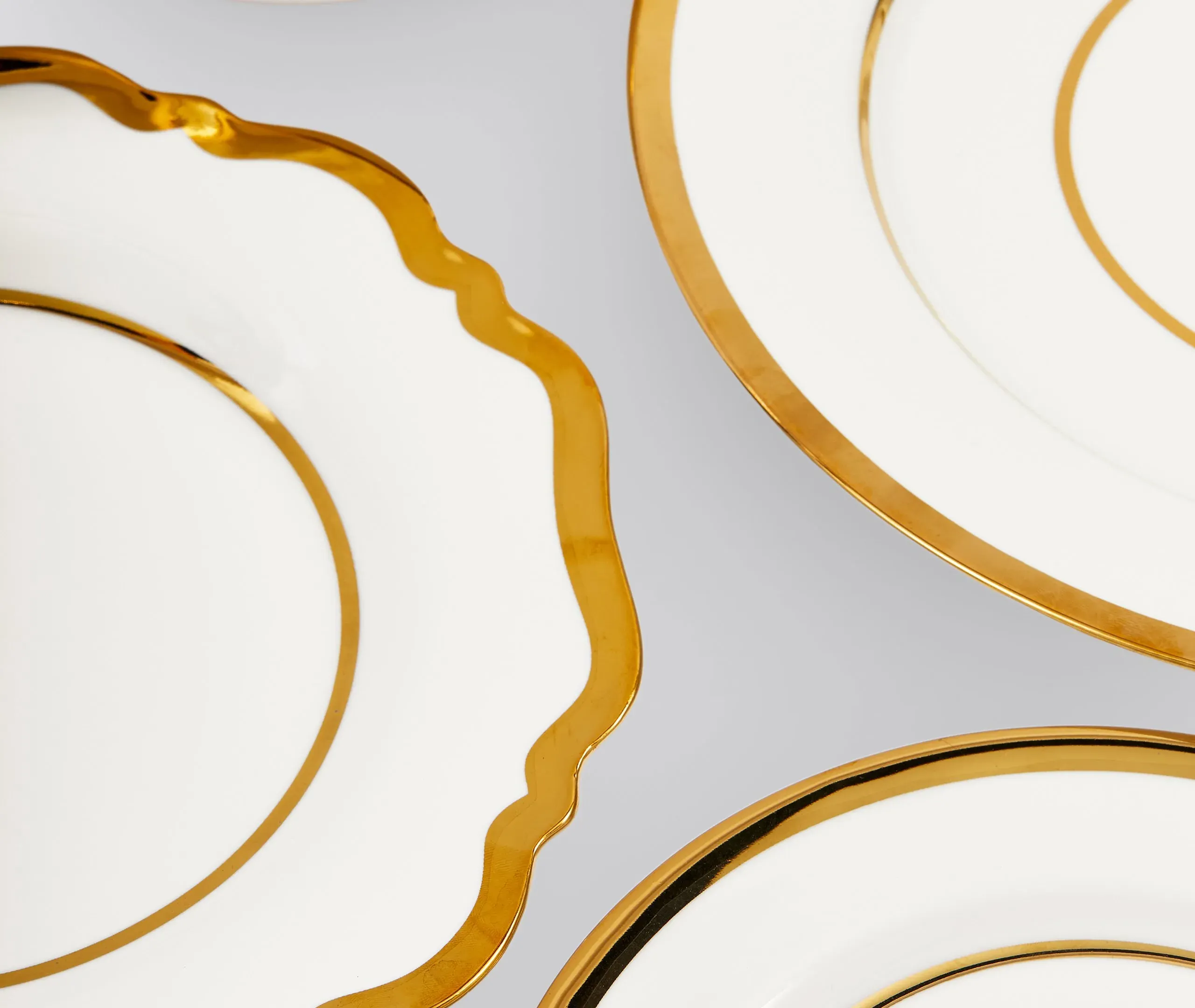 4-Piece Plate & Bowl Set with Gold Accents - White