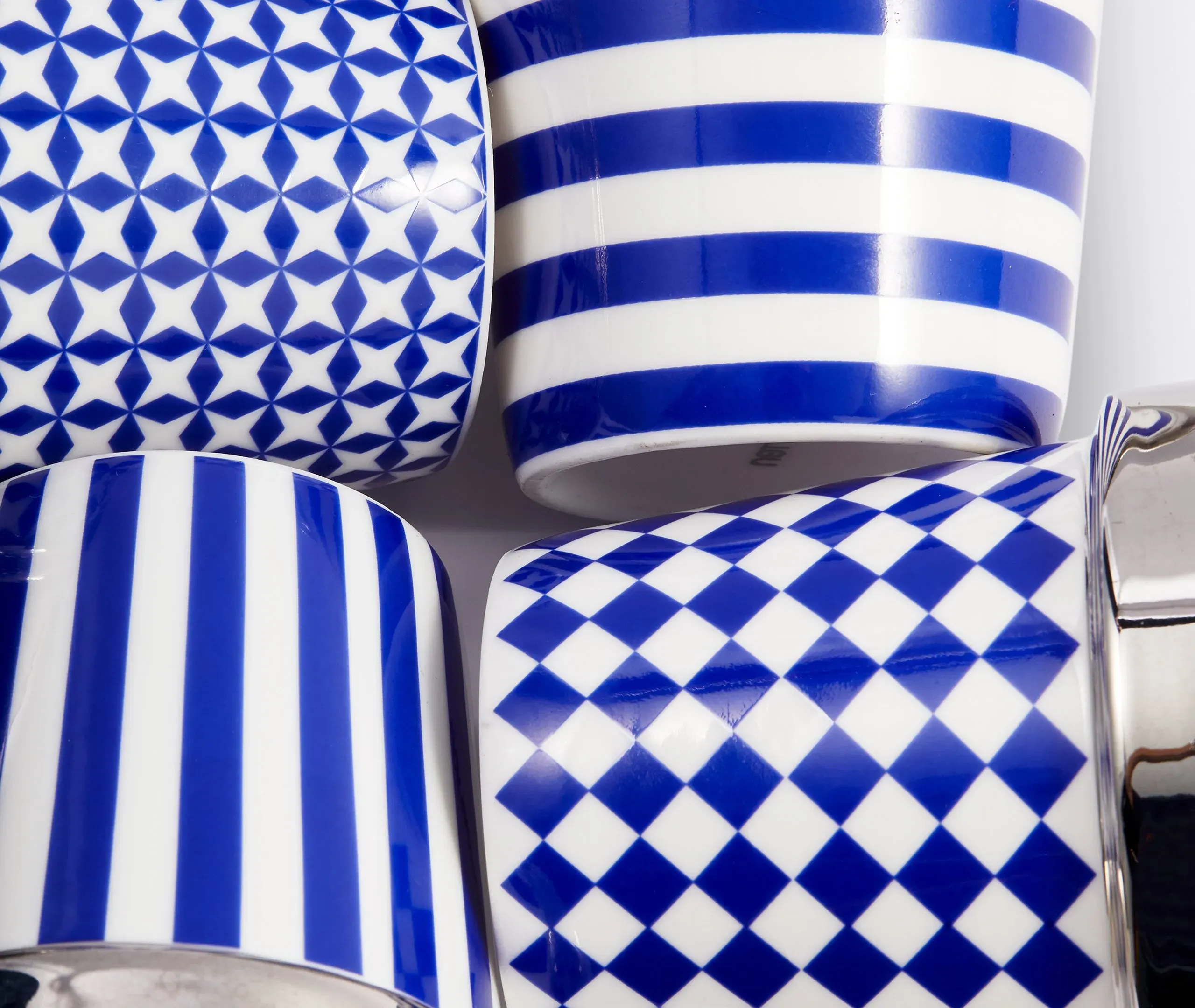 Aunty Mug Set of Four with Lids - Dark Blue