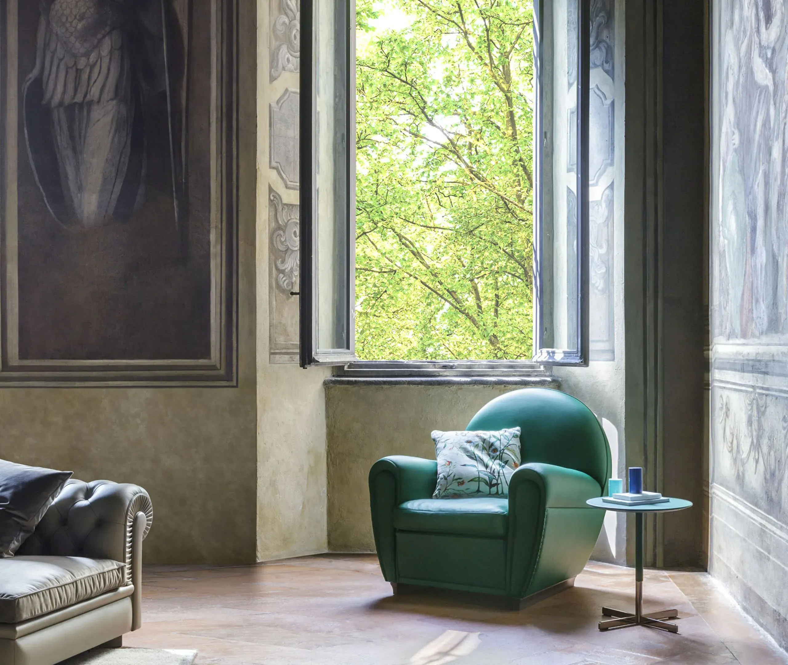 Classic Armchair with Springs - Aubergine, Leather
