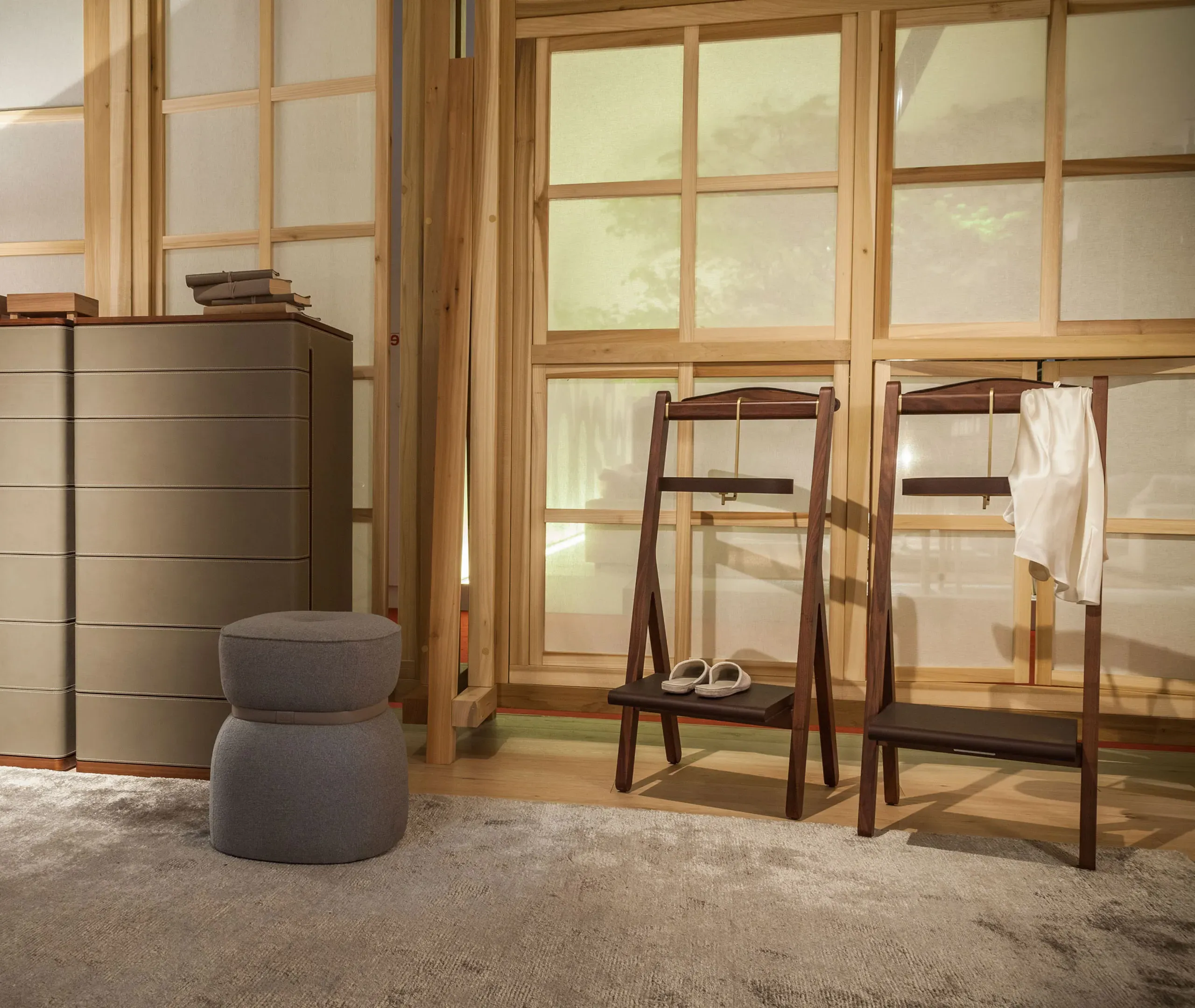 Ren Valet Stand - Brown