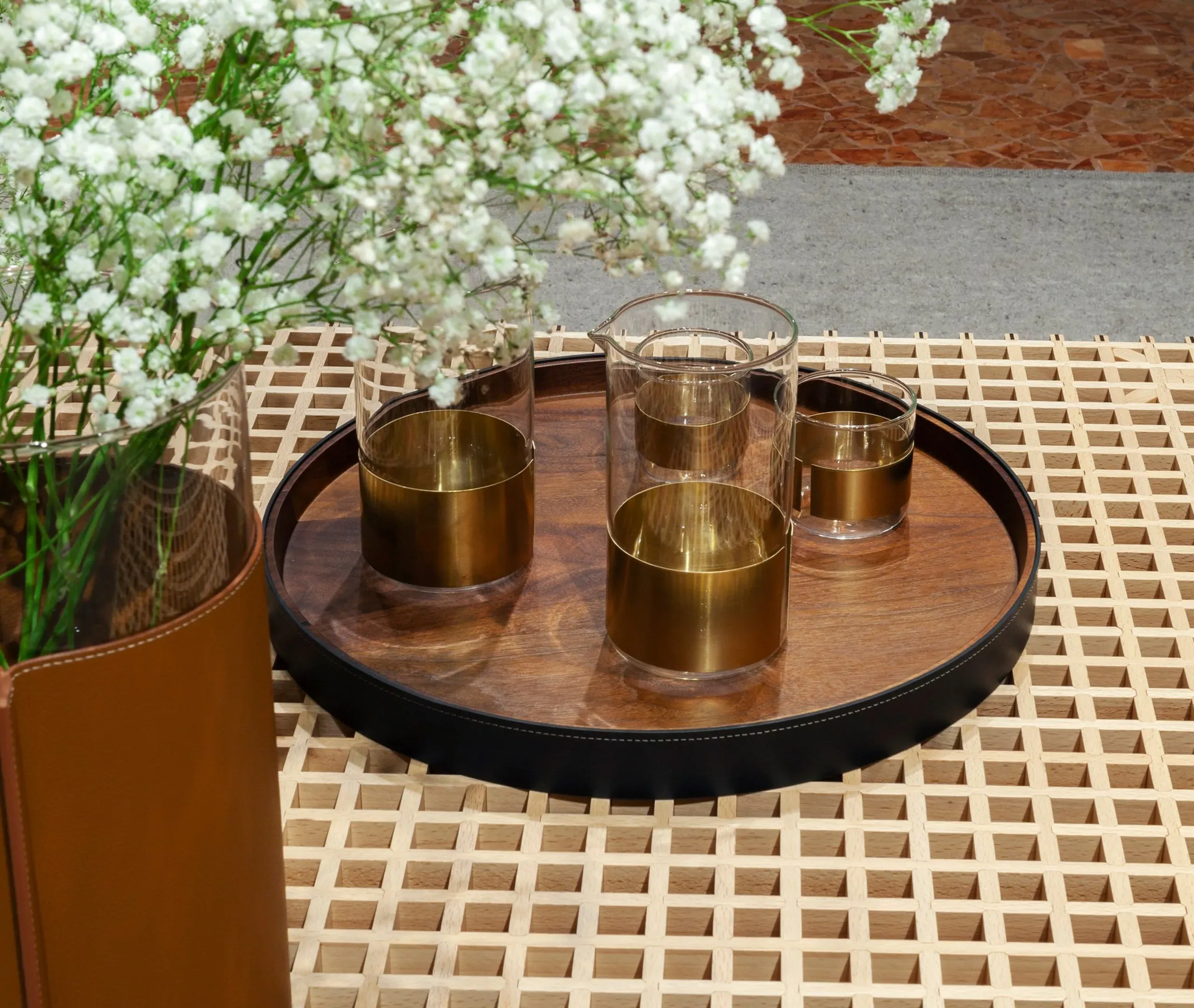 Round Serving Tray - Light Brown, Walnut