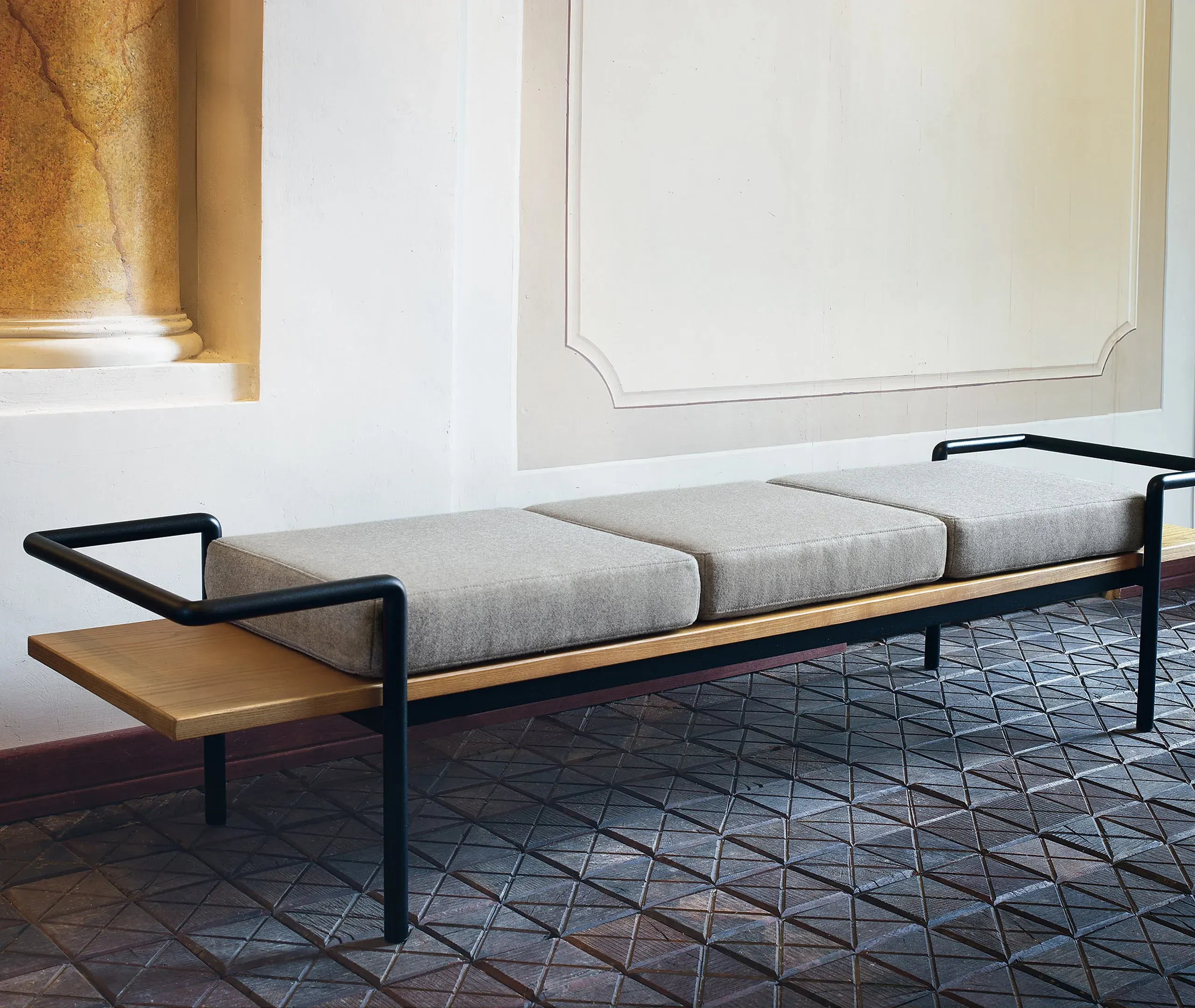 T904 Bench with Cushions - White, Wood