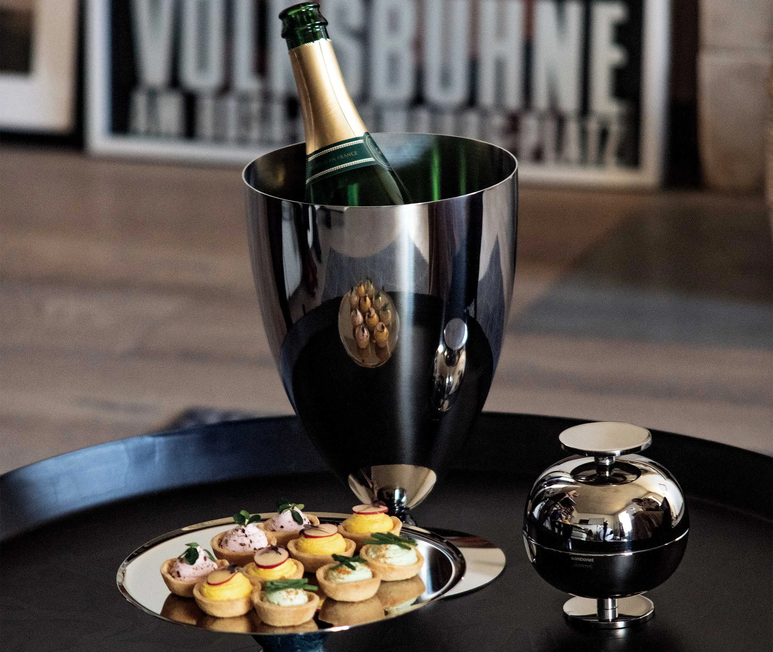 Wine Cooler with Resin Details - Silver Steel