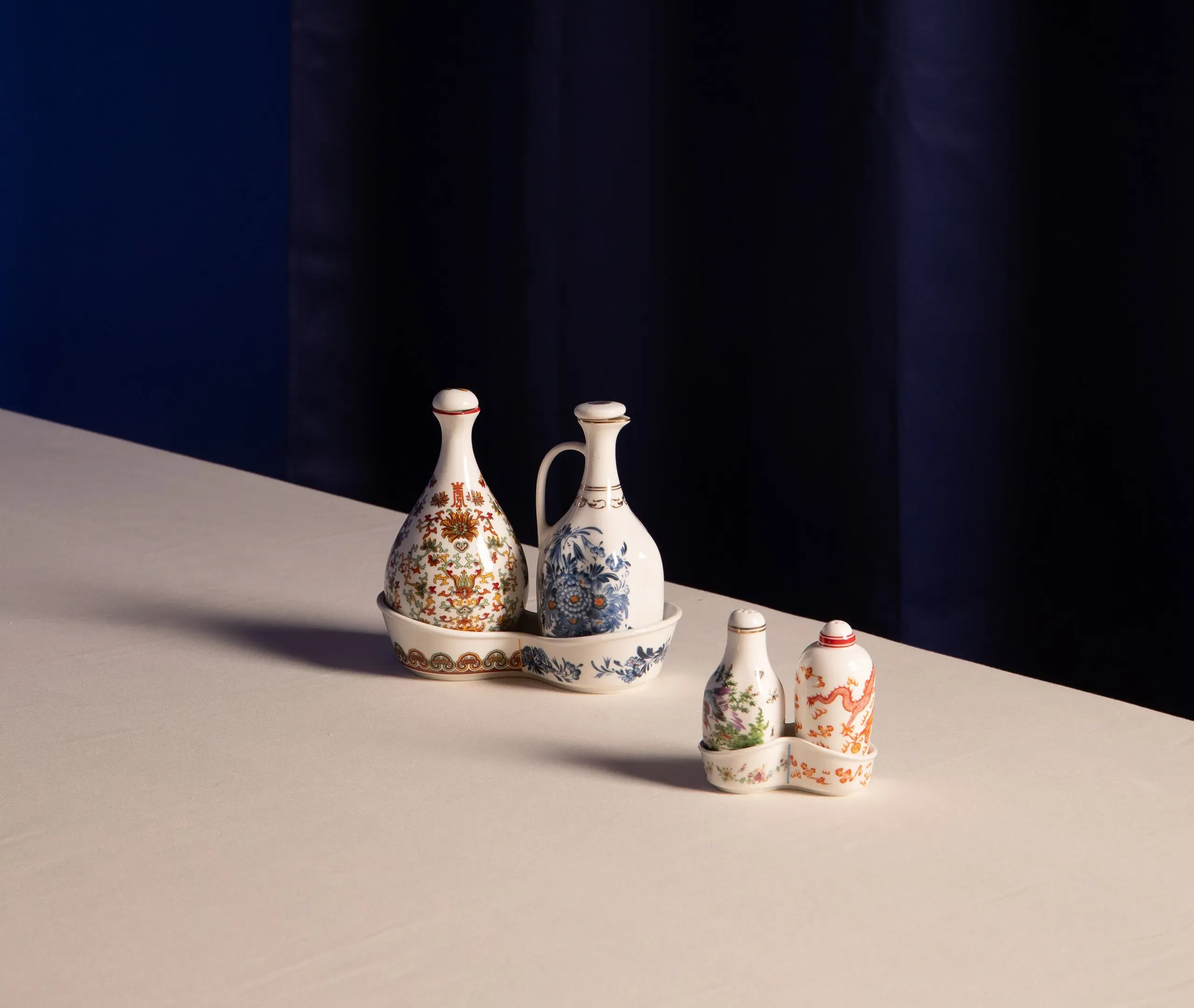 2-Piece Spice Shaker Set with Holder - Multicolor