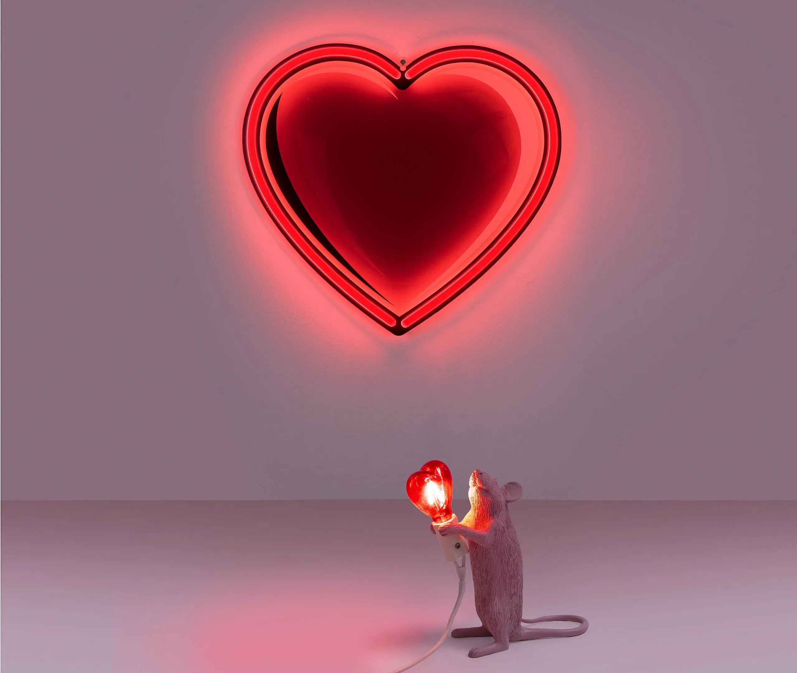 Mouse Valentine's Day Table Lamp with Heart LED - Pink, Resin