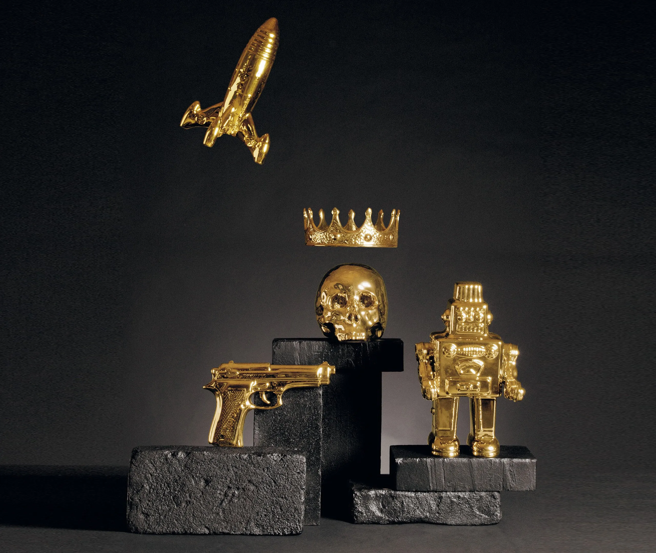 Skull Decorative Object - Gold, Porcelain