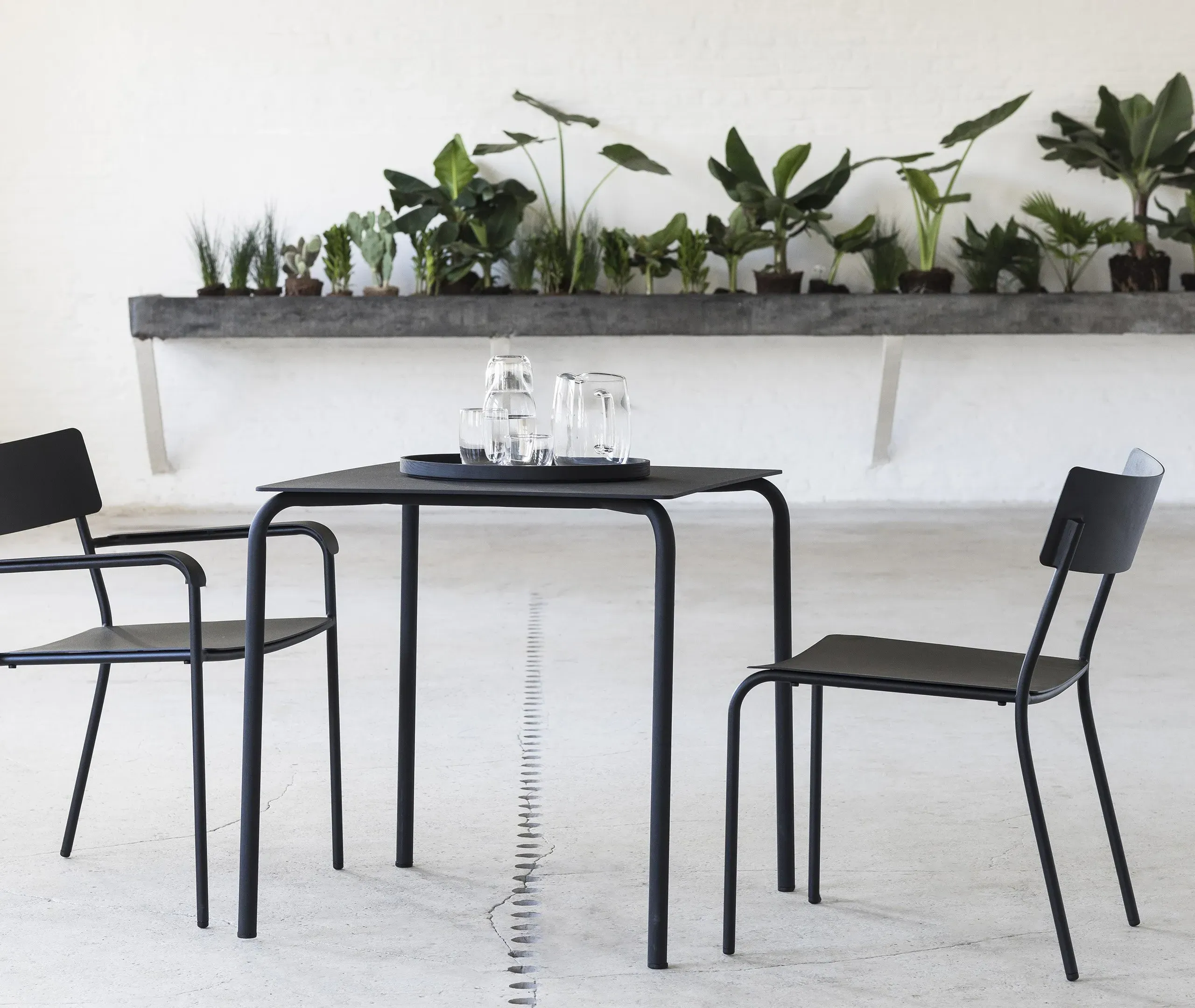 Low Outdoor Table - Black, Aluminium