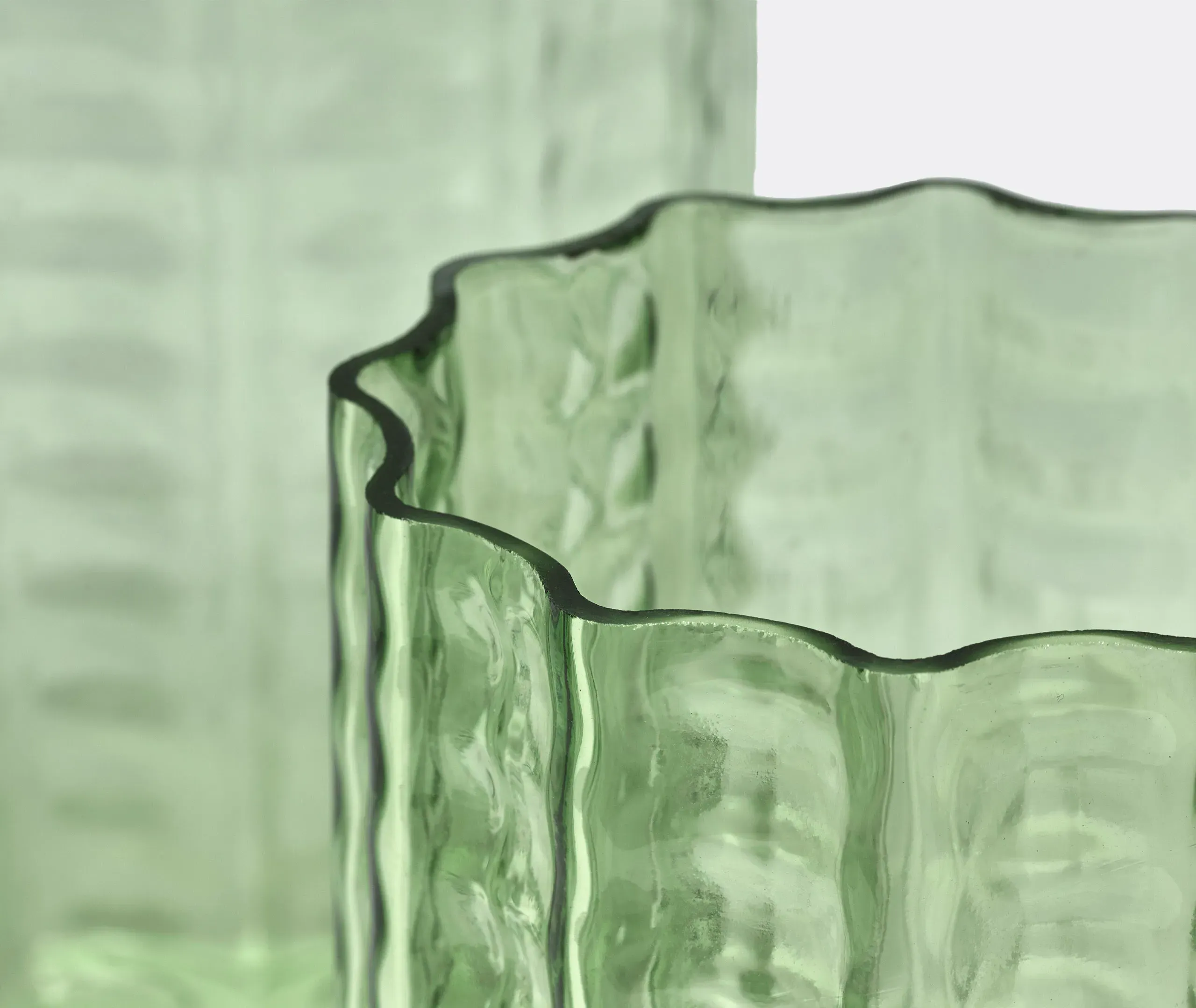 Wave 02 Medium Vase - Green