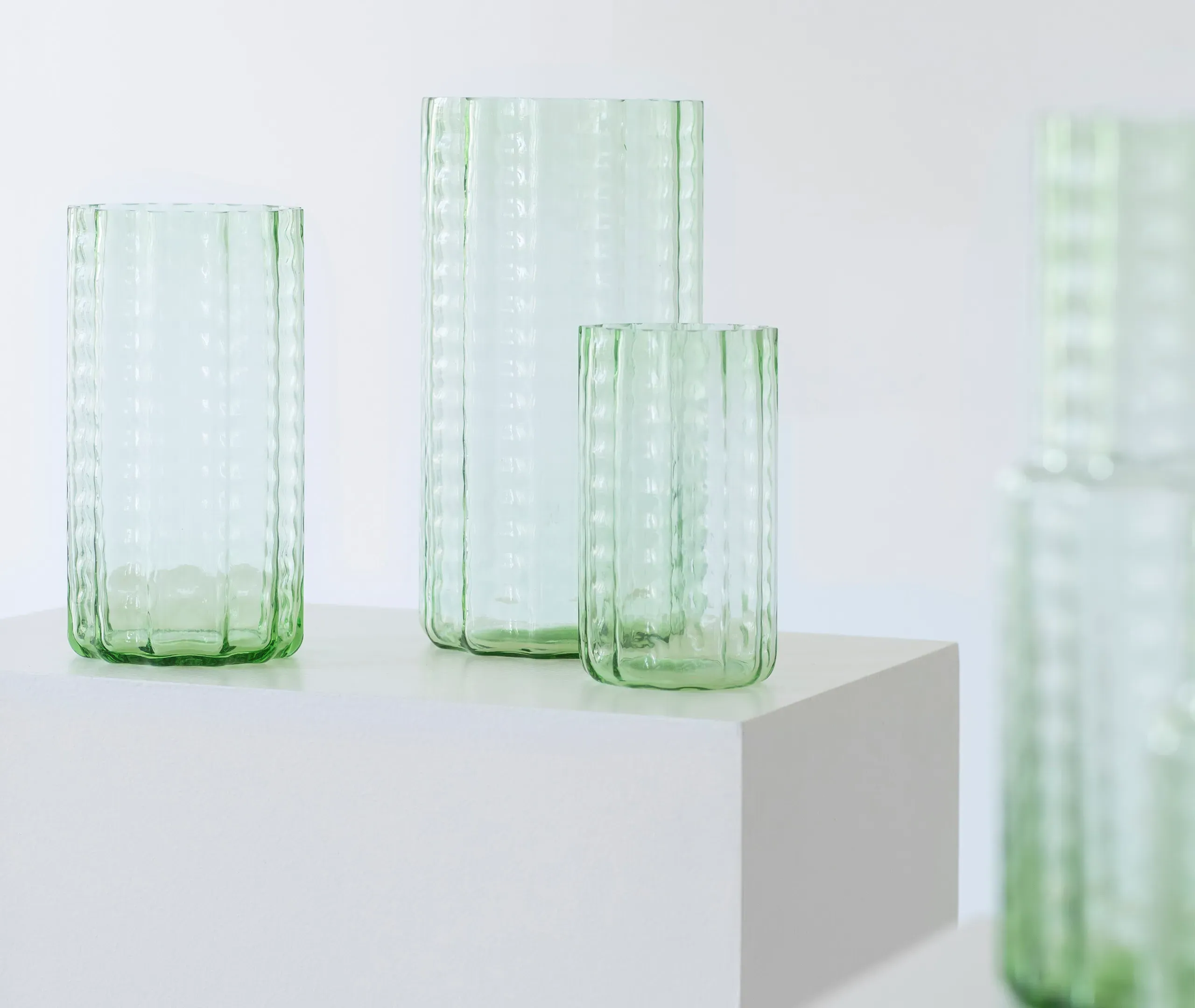 Wave 02 Medium Vase - Green