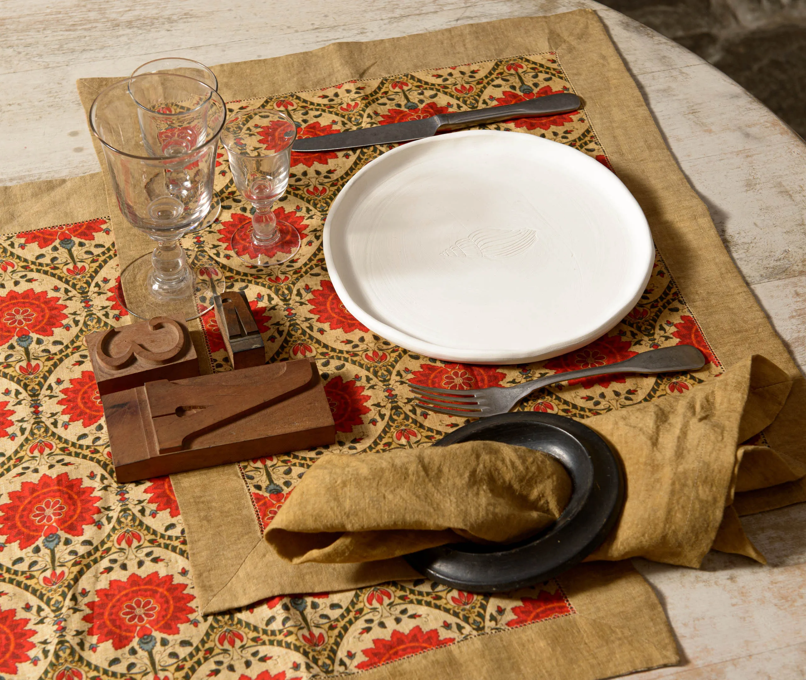 Set of 2 Placemats with Border Design - Beige, Linen