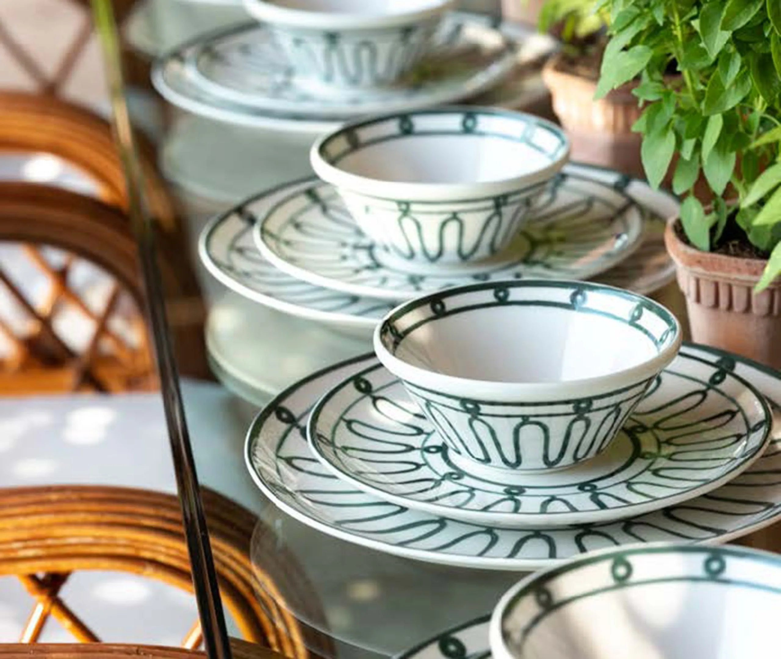 Dessert Plate with Wave Design - Green, Porcelain