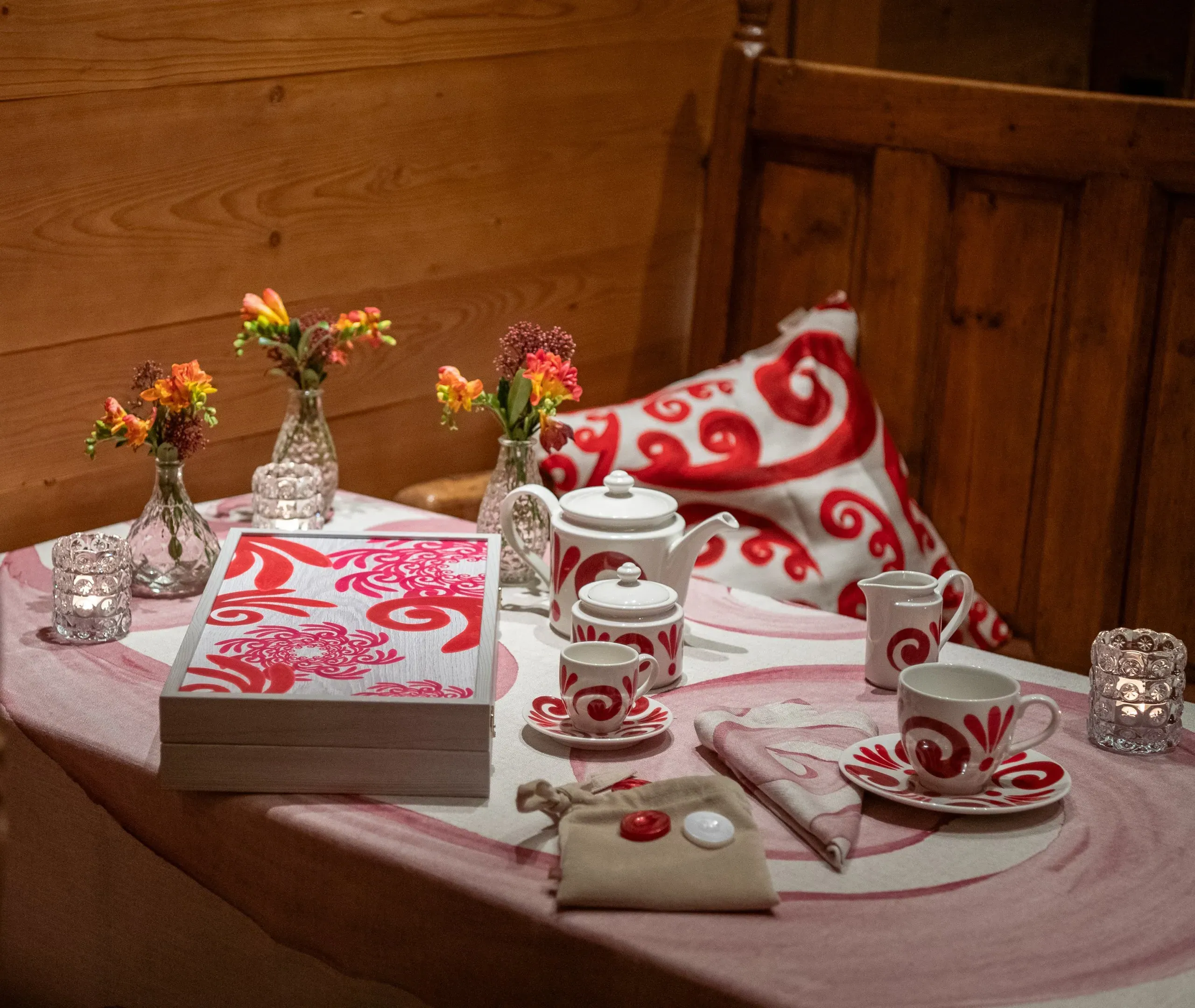 Tea Cup and Saucer Set - Red, Porcelain