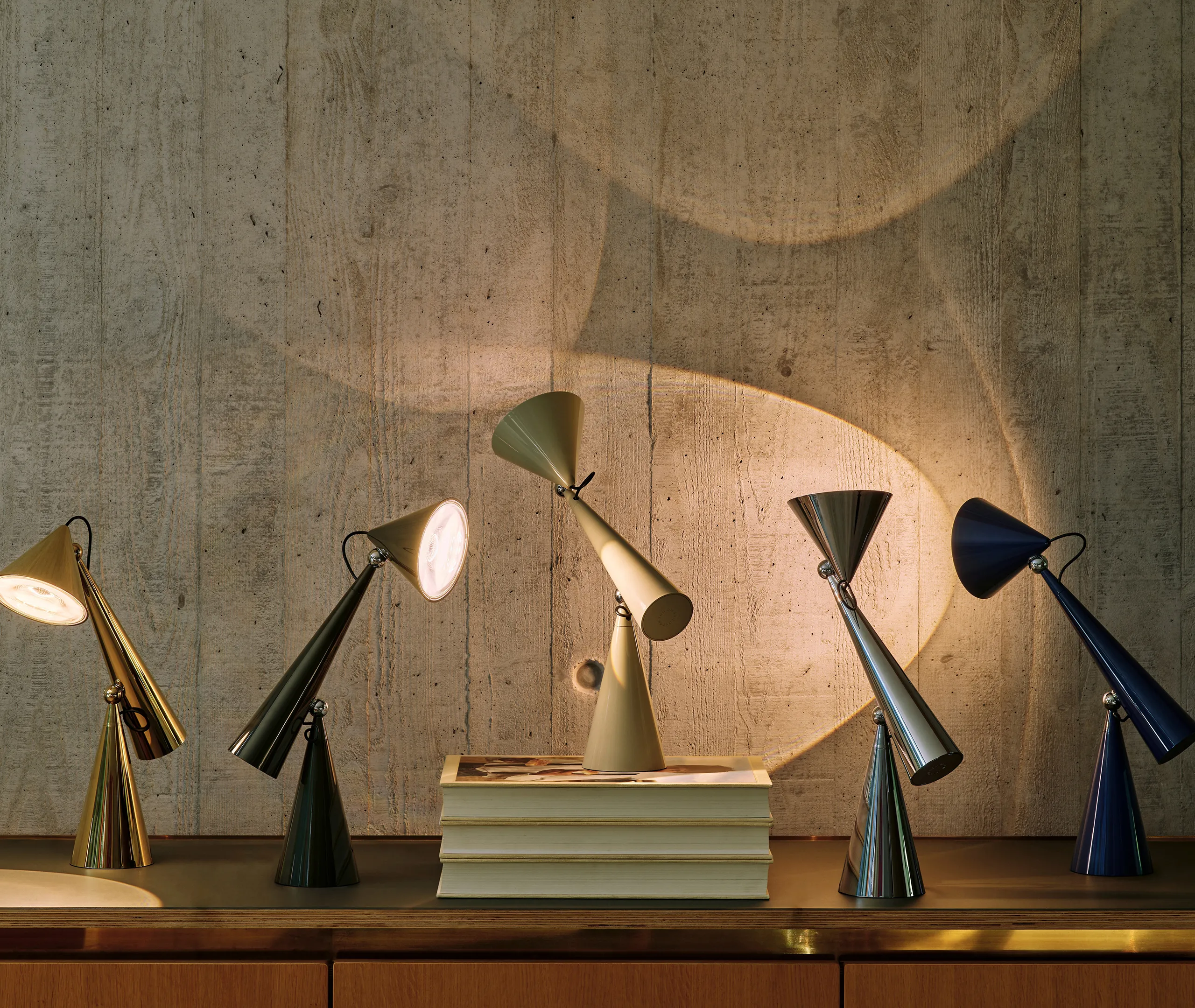 Pose Task Portable Lamp with LED - Putty