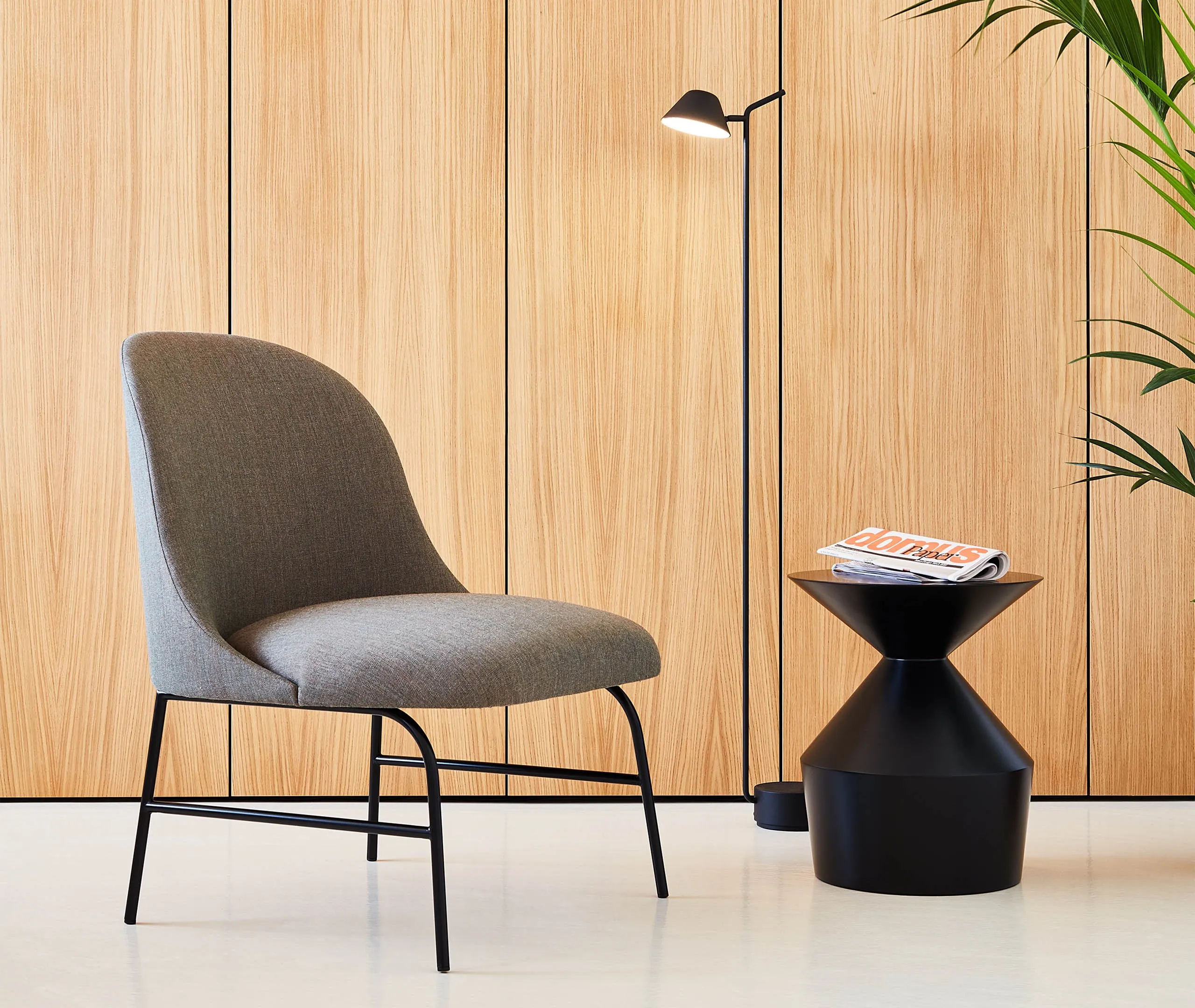 Round Occasional Table Model O - Black