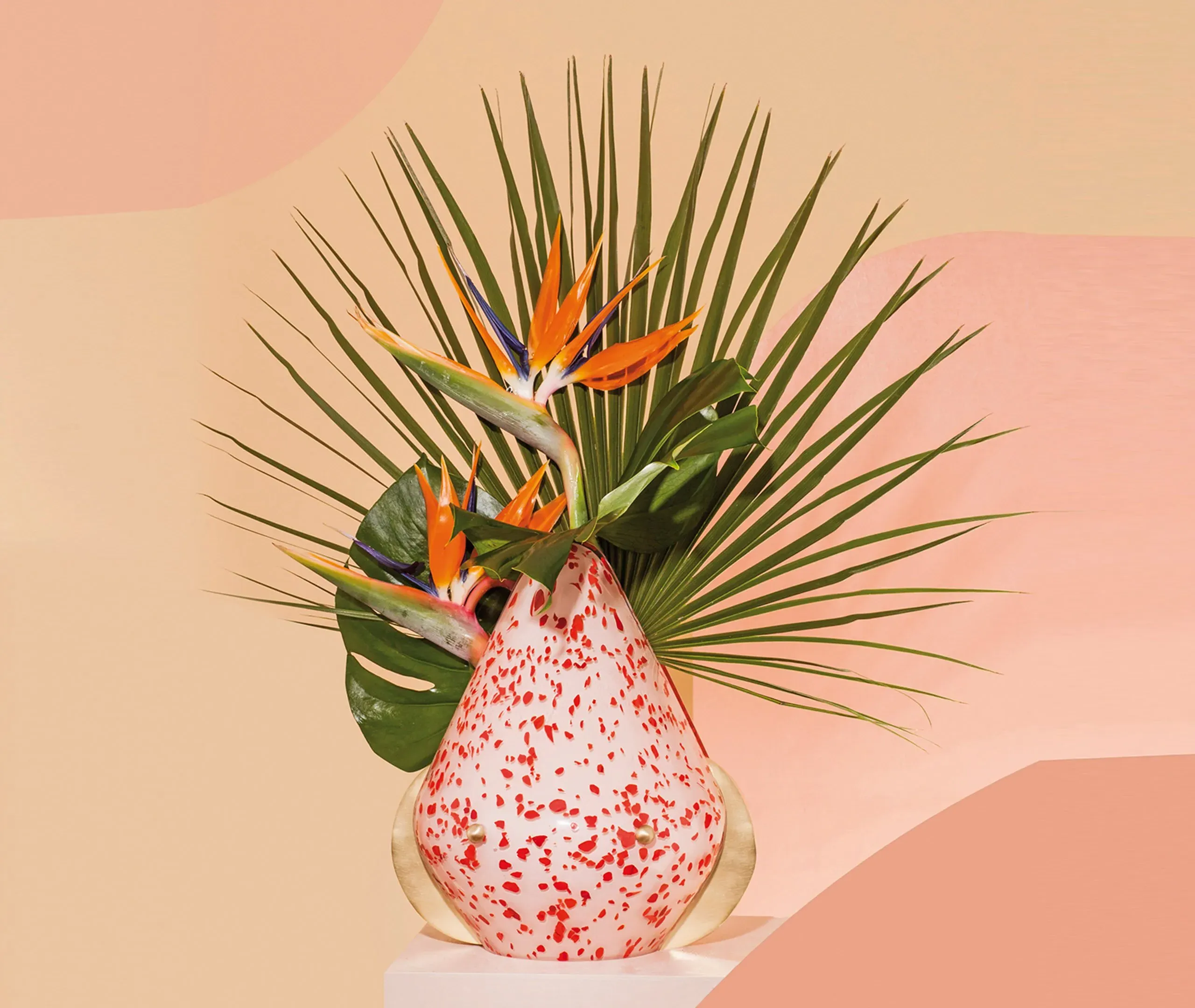 Fauna Scarabeo Egg-Shaped Vase with Brass Stand - Pink