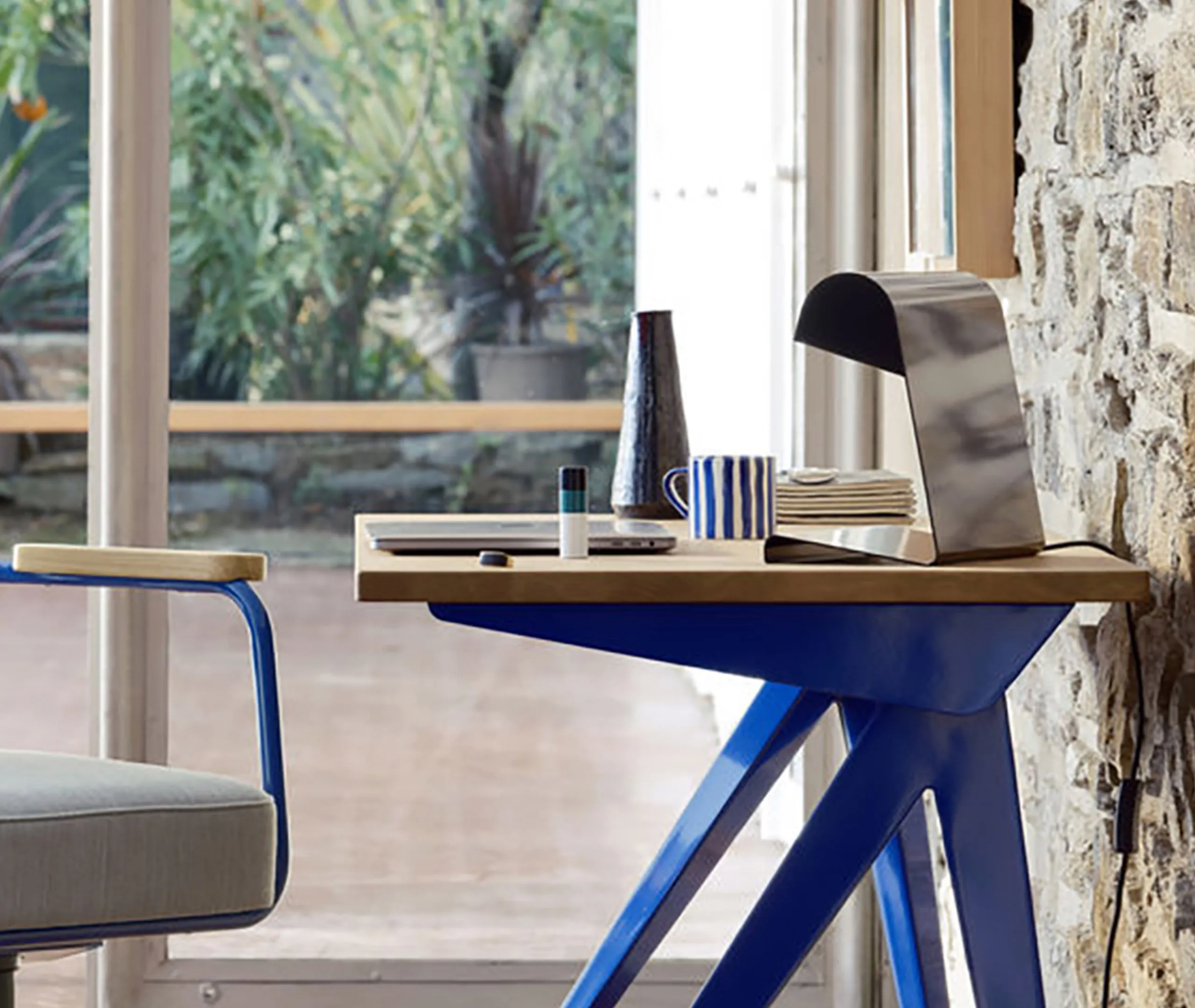 Lampe De Bureau Table Lamp - Deep Black, Steel