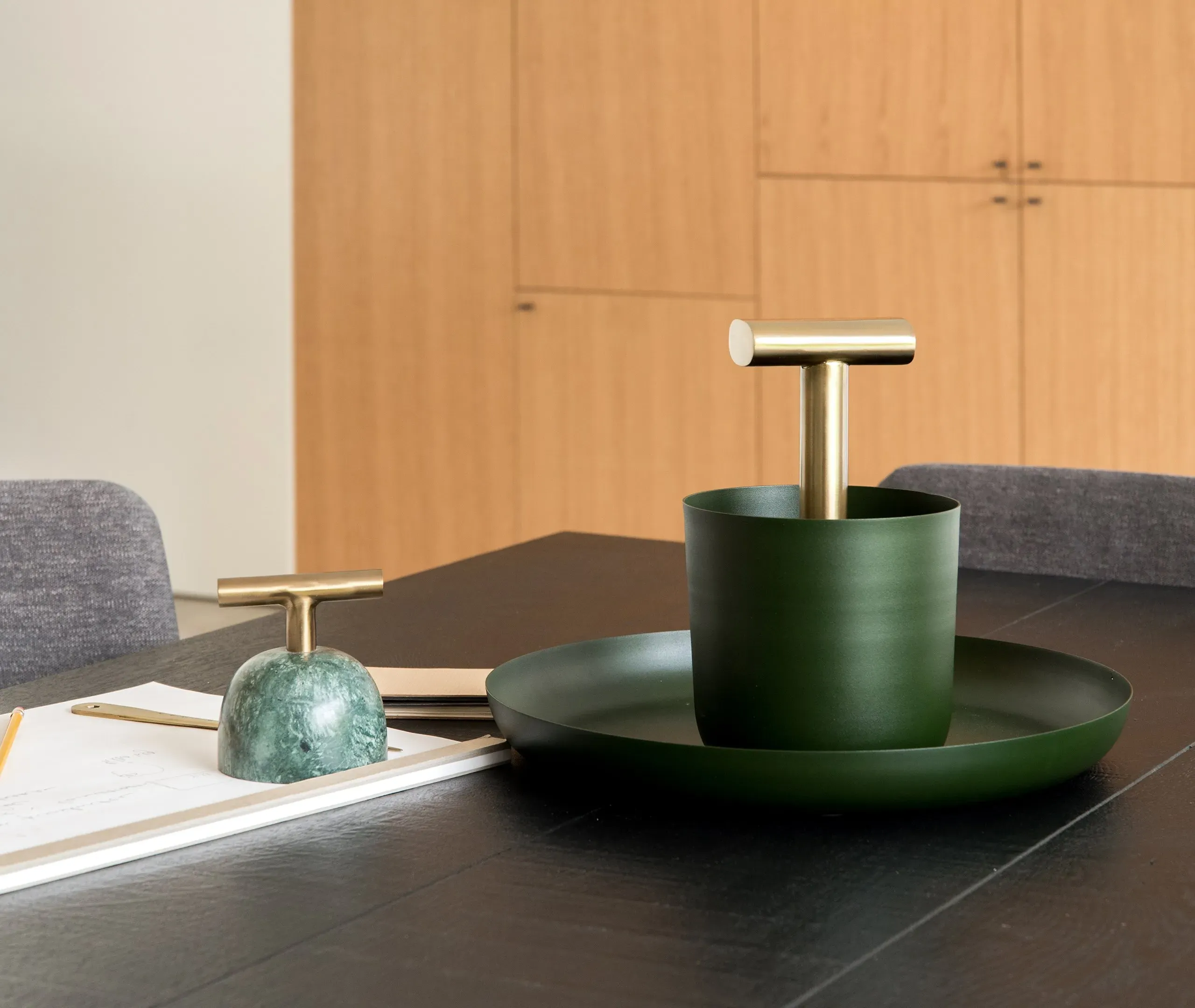 Desk Tray with Handle - Green, Aluminium