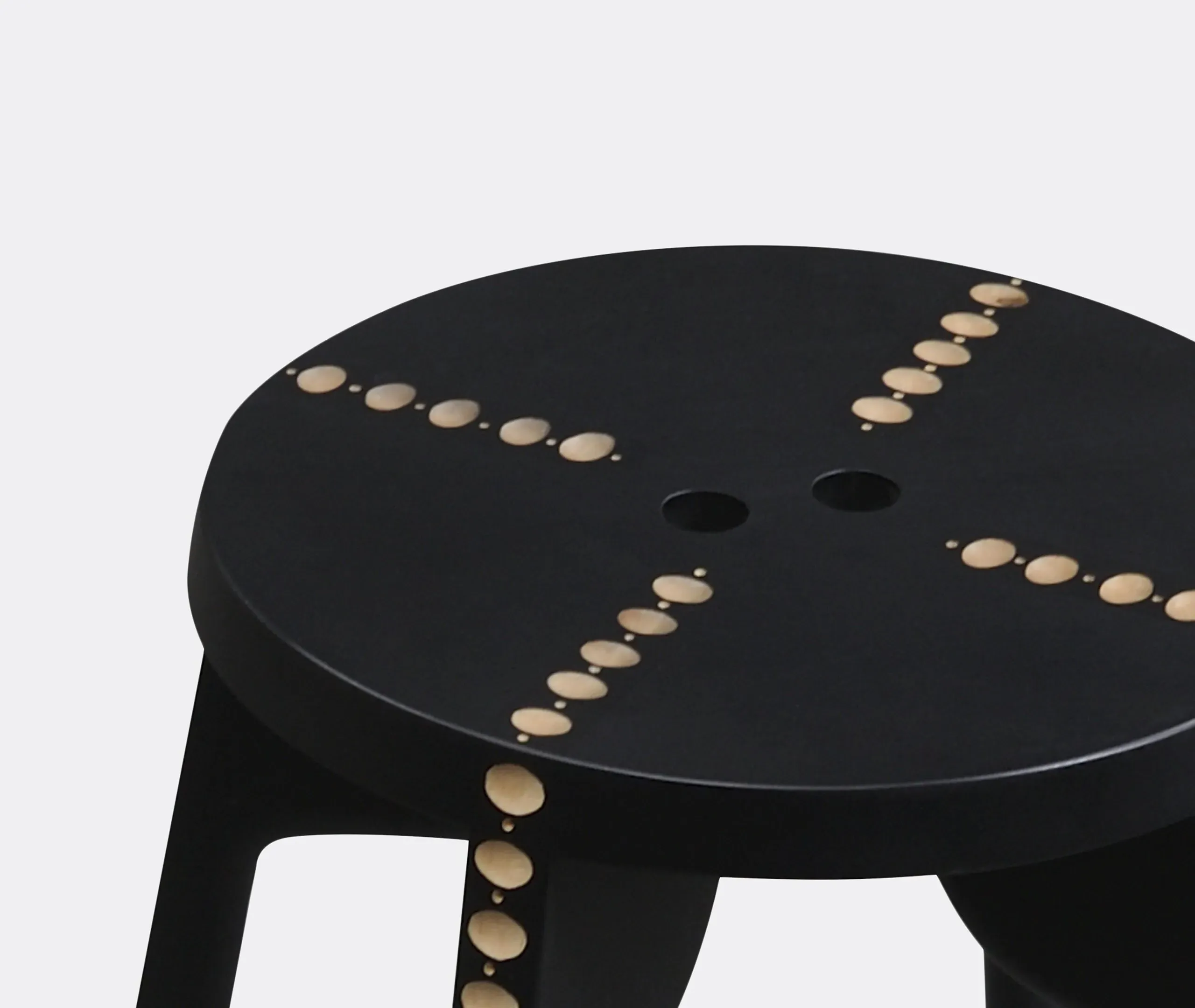 Perla Stool with Handle Hole - Black, Maple Wood