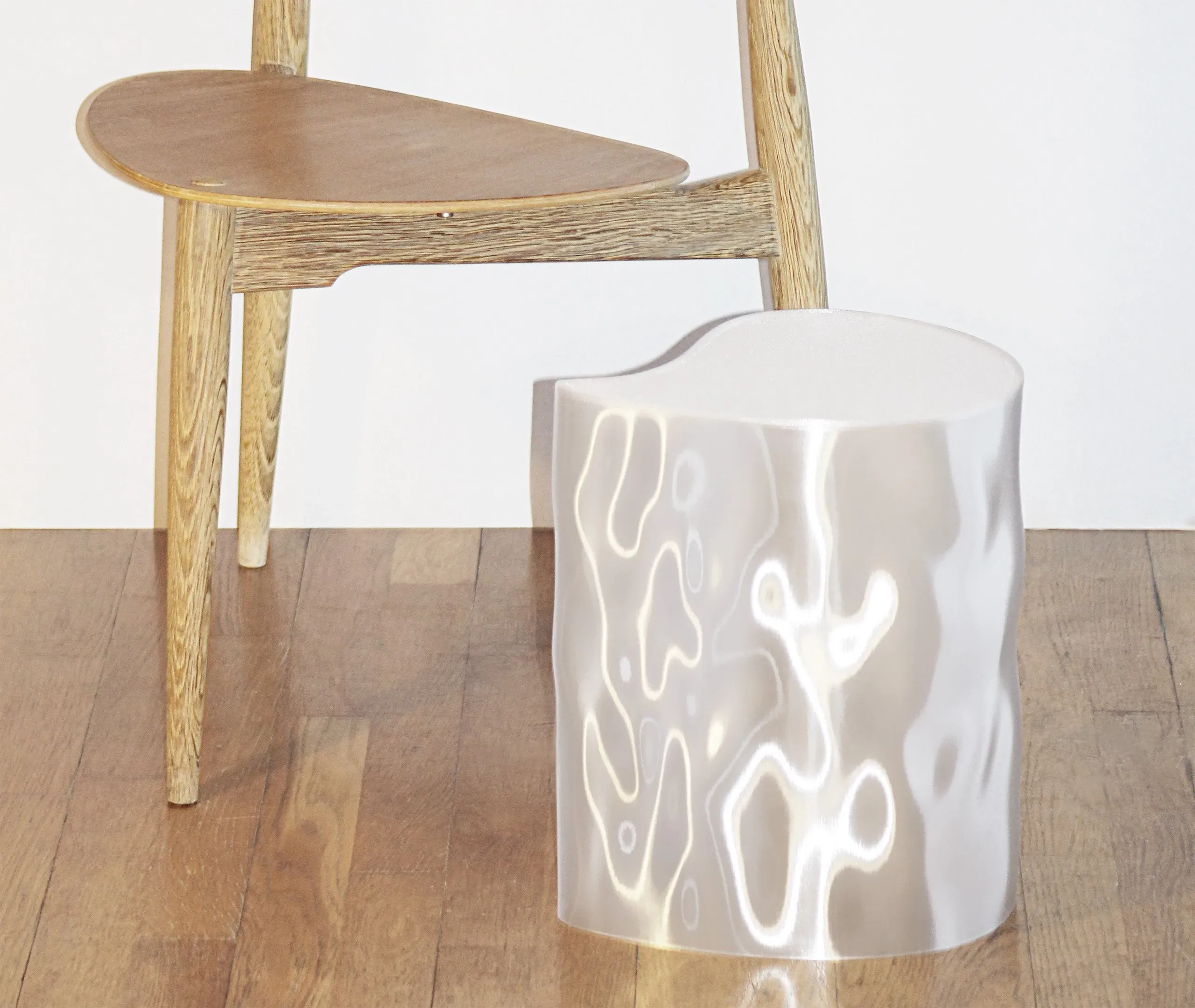 Occasional Table with Light Reflection - Clear