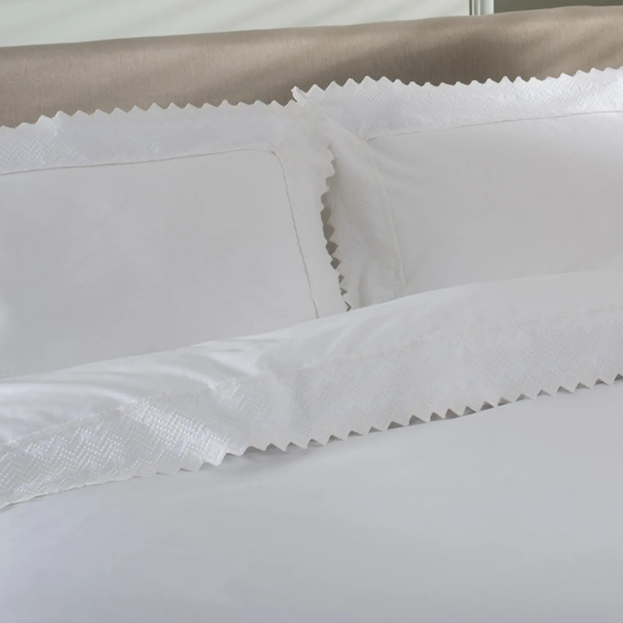 French Knot Double Bed Linen Set - White, Cotton product