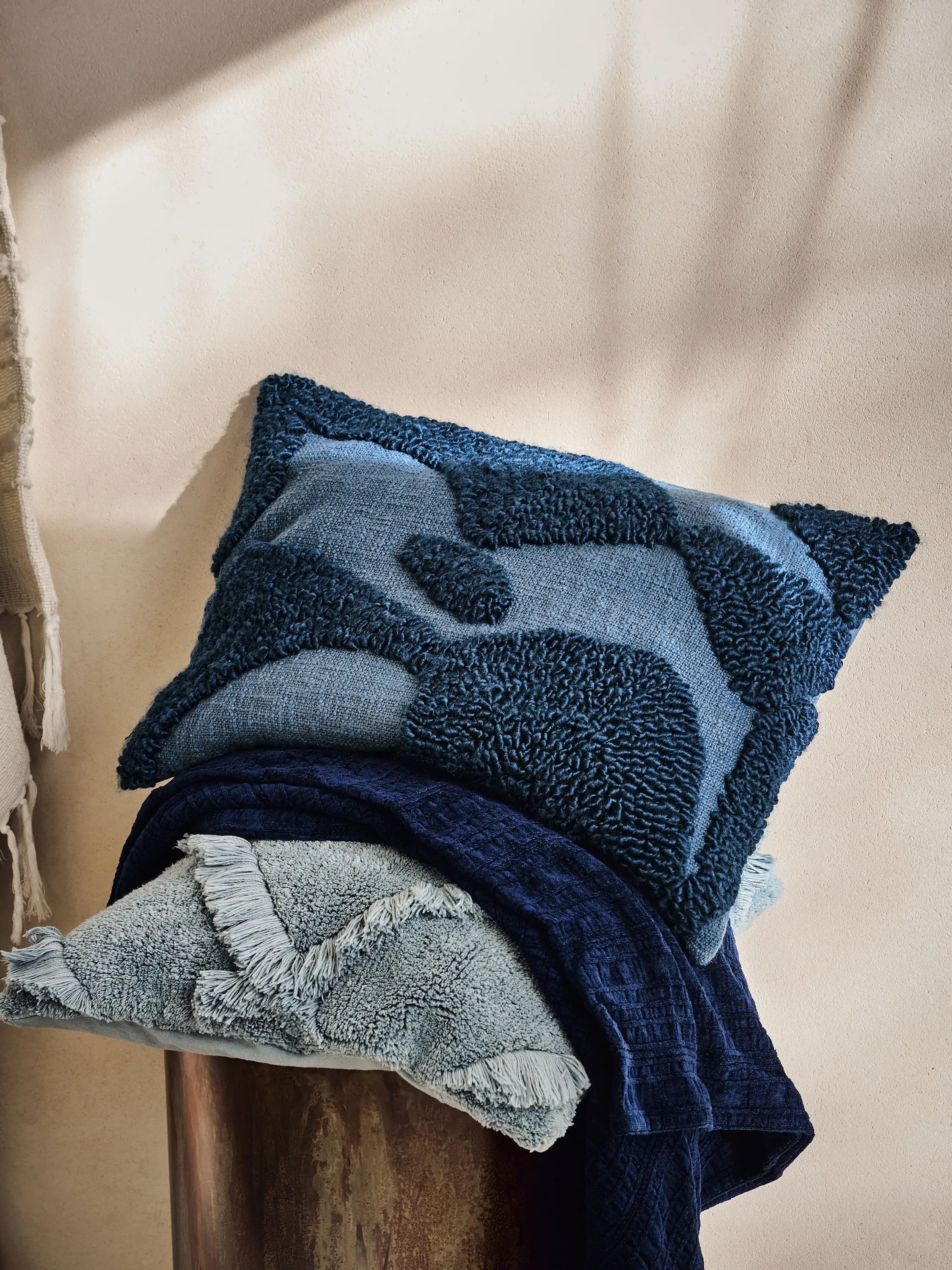 Tangelo Tufted Rectangular Cushion - Blue image