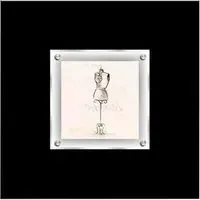 Agatiyo Mannequin Wall Art Frame - Multicolor