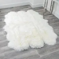 Ladson Sextuple Sheepskin Rug - White