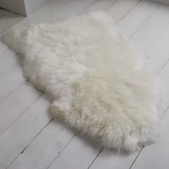 Ladson Sheepskin Rug - Natural