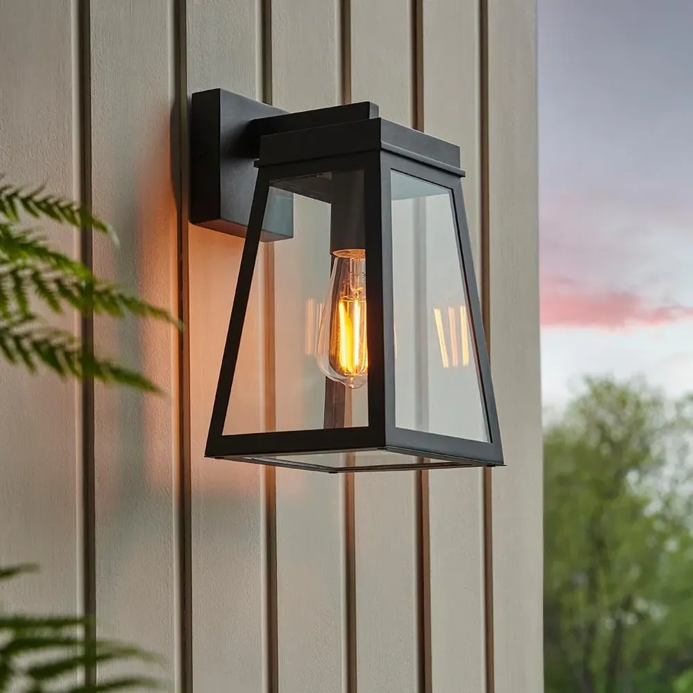 Lakeville Metal Wall Light - Black image