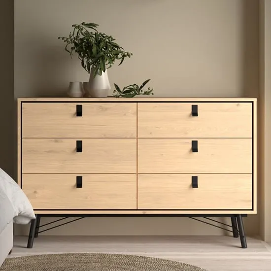 Rynok Wide Chest of 6 Drawers - Jackson Hickory Oak