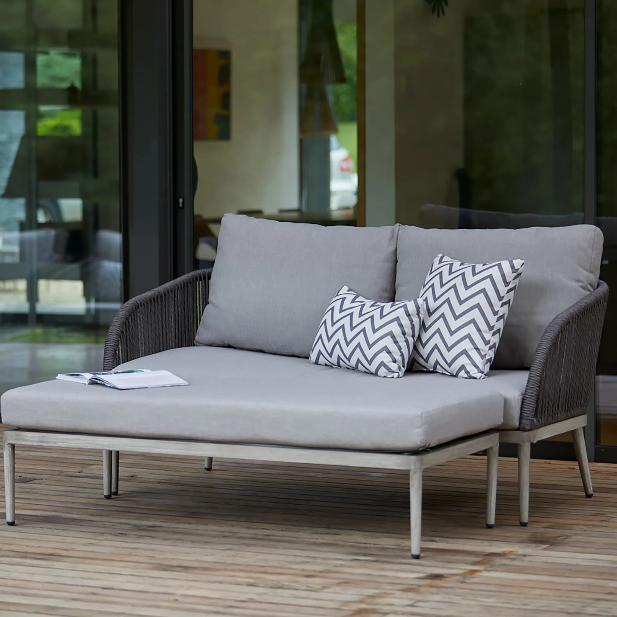 2-Seater Garden Sofa Set with Table - Whitewashed