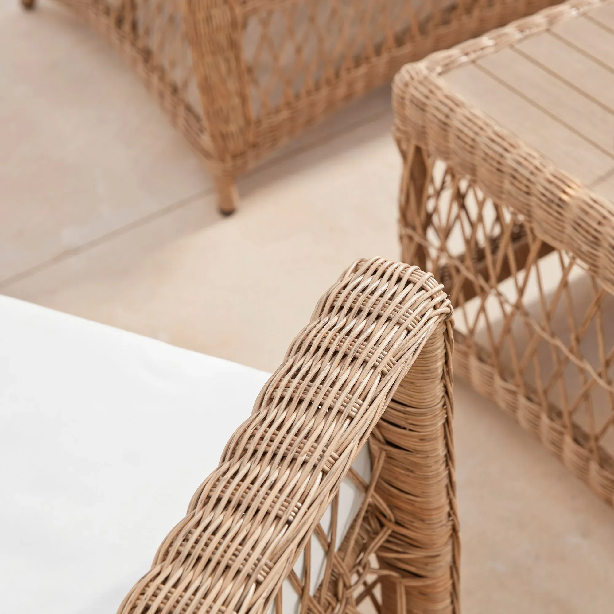 5-Seater Lounge Set with Coffee Table - Wicker