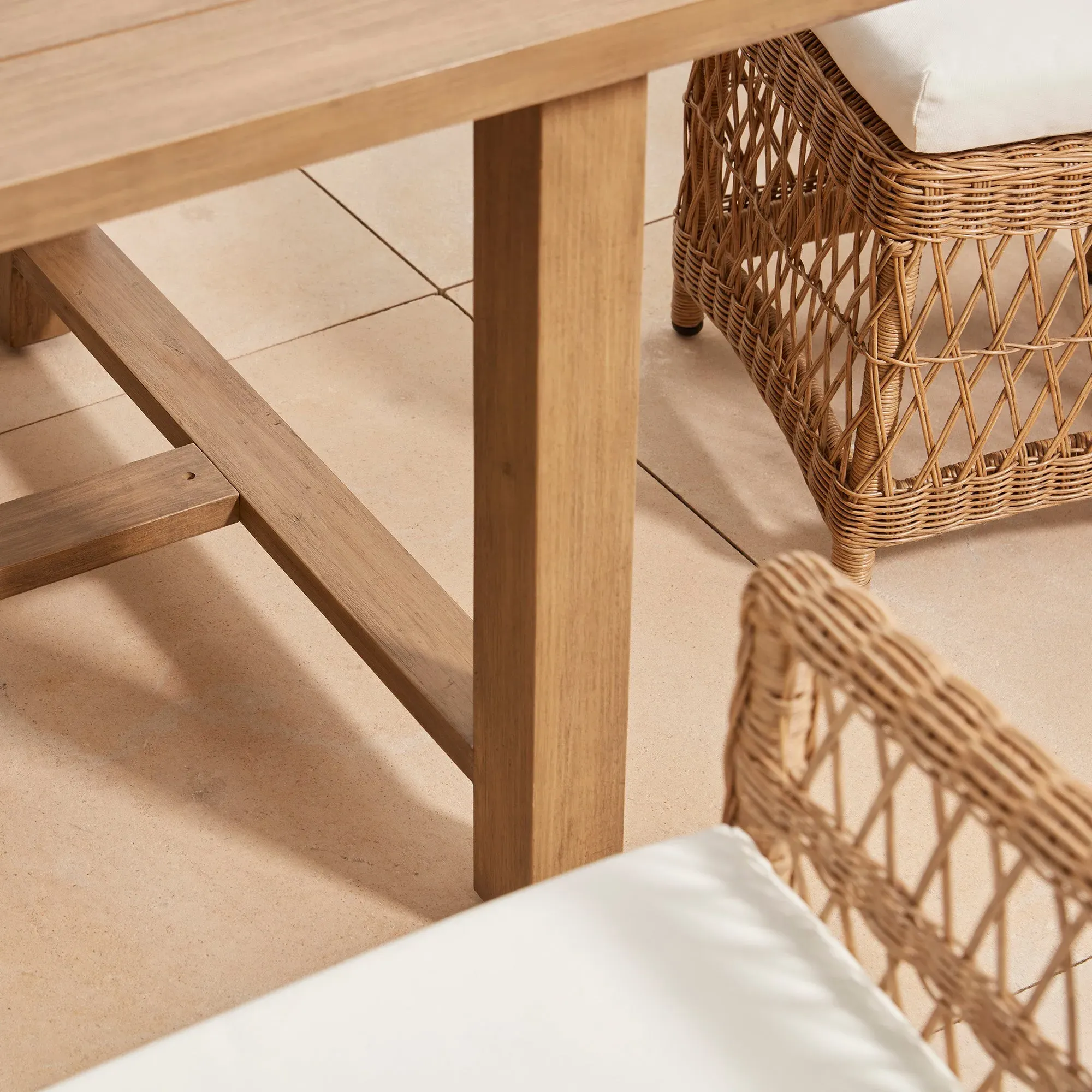 Garden Dining Set with Cushions - Rattan, Acacia