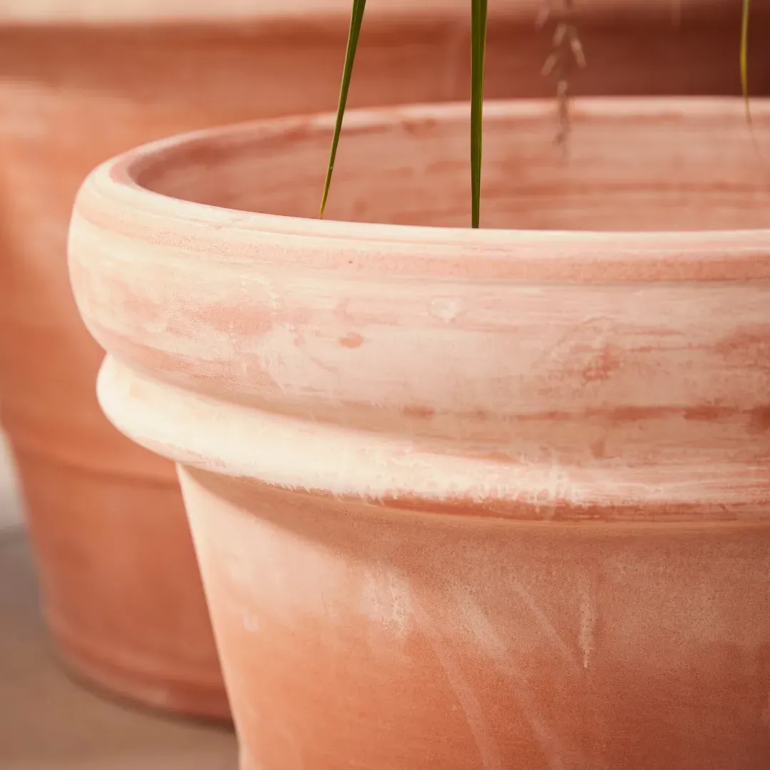 Round Planter Pot with Drainage - Terracotta