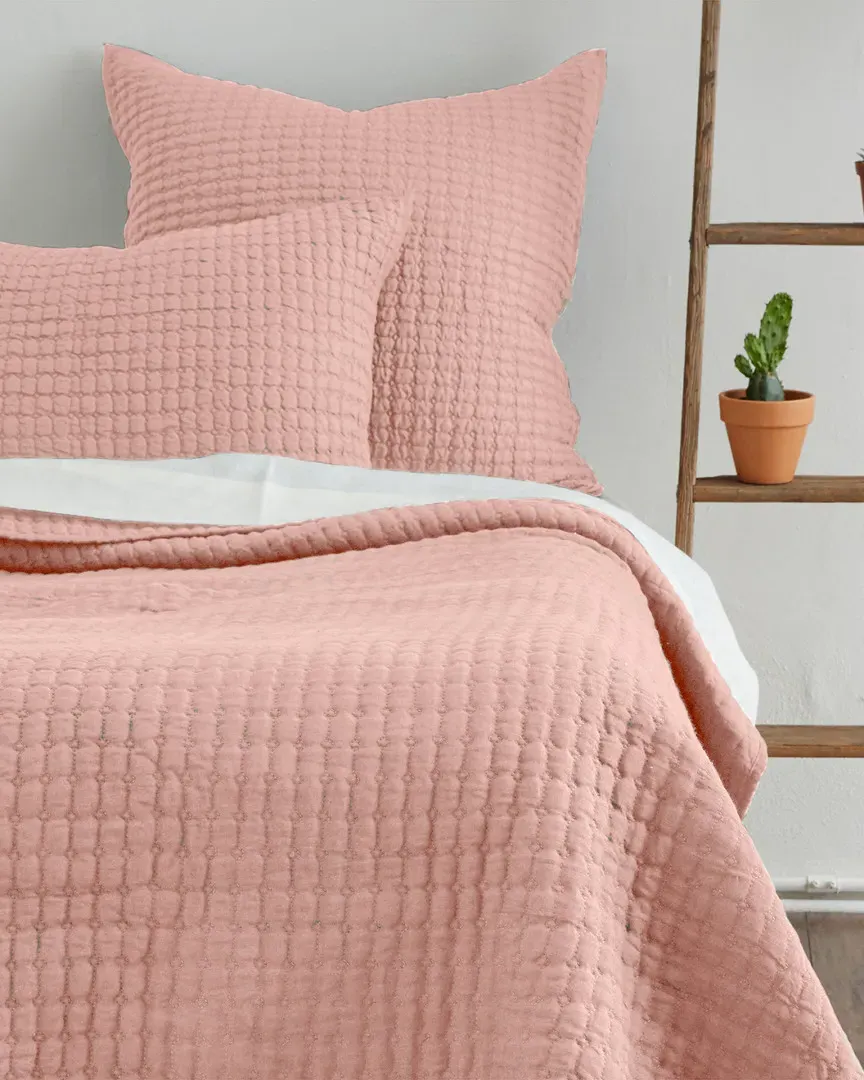 Catalina Quilt - Pink, Linen image